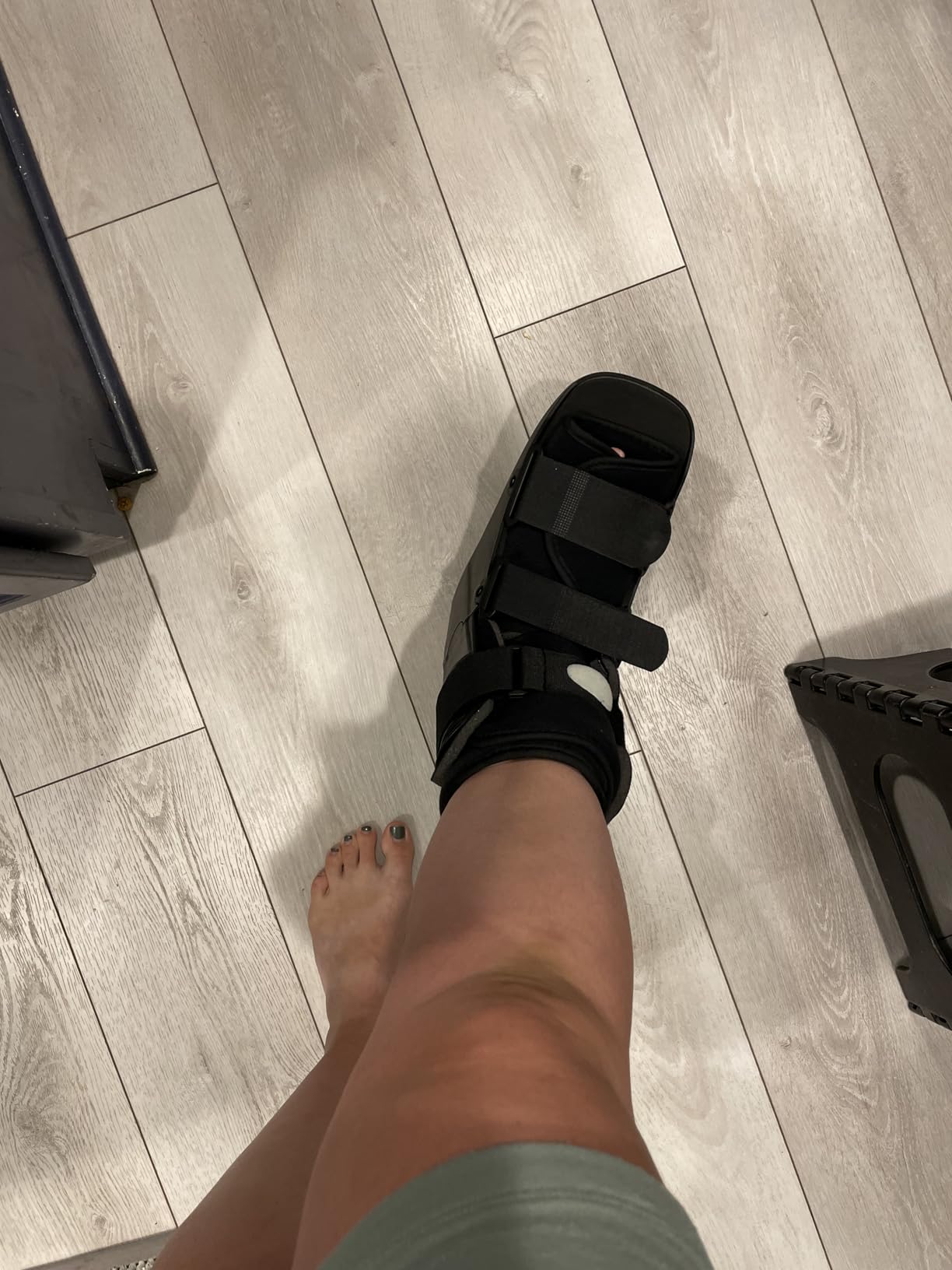 Jewlri Walking Boot for Broken & Injured Foot, Sprained Ankle, Fracture, M customer photo 1
