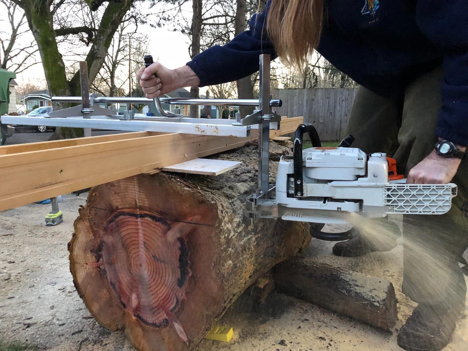 Portable Chainsaw Mill 36 Inches Planking Milling Bar Size 14 Inches to 36 Inches, with 9Ft Rail Mill Guide System customer photo 1