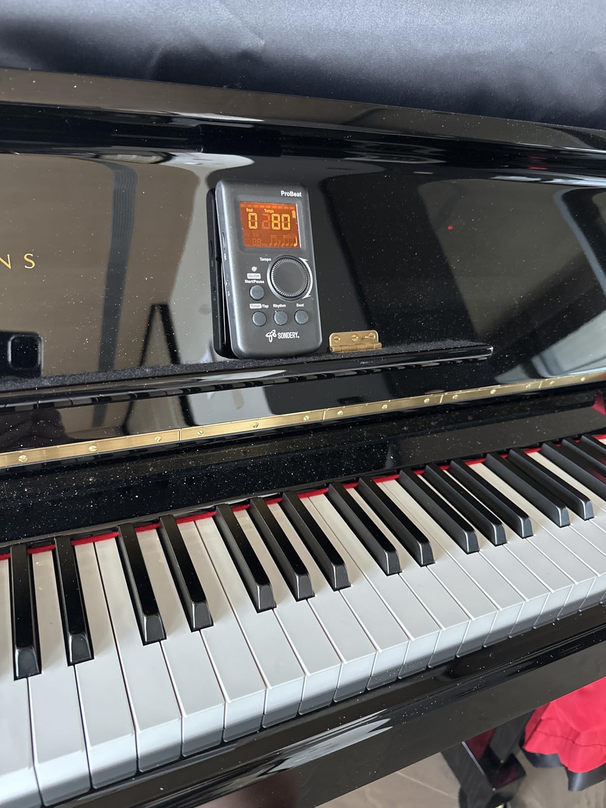 Sondery Digital Metronome Rechargeable Vocal Counting for Piano Guitar Drum | Timer Function, Large Display, Easy to Use, English Vocal Counting, Compatible with All Instruments customer photo 1