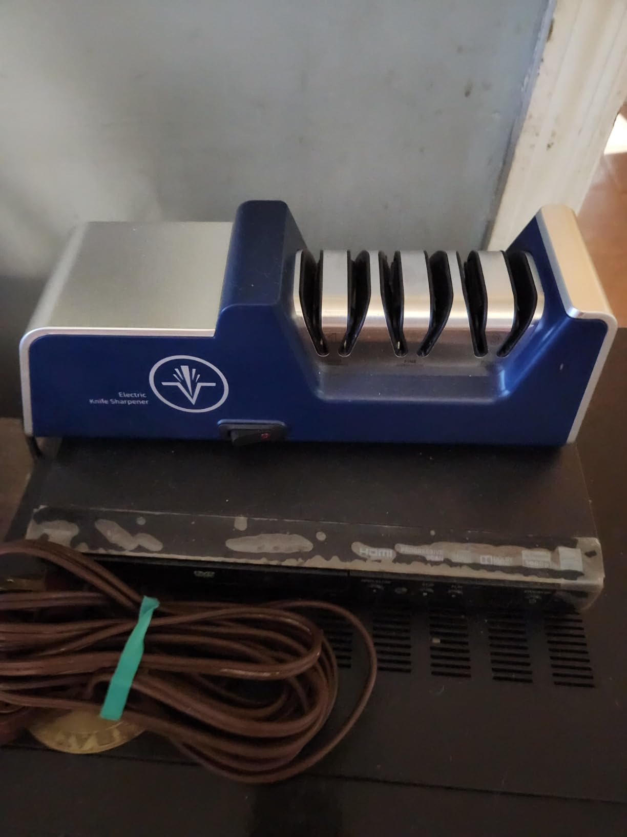 Homly Professional Electric Knife Sharpeners for Kitchen Knives with Diamond Abrasives and Precision Angle Guides, Multifunctional 3-Stage Slots, Applicable to Straight Knife and Ceramic Knife customer photo 1