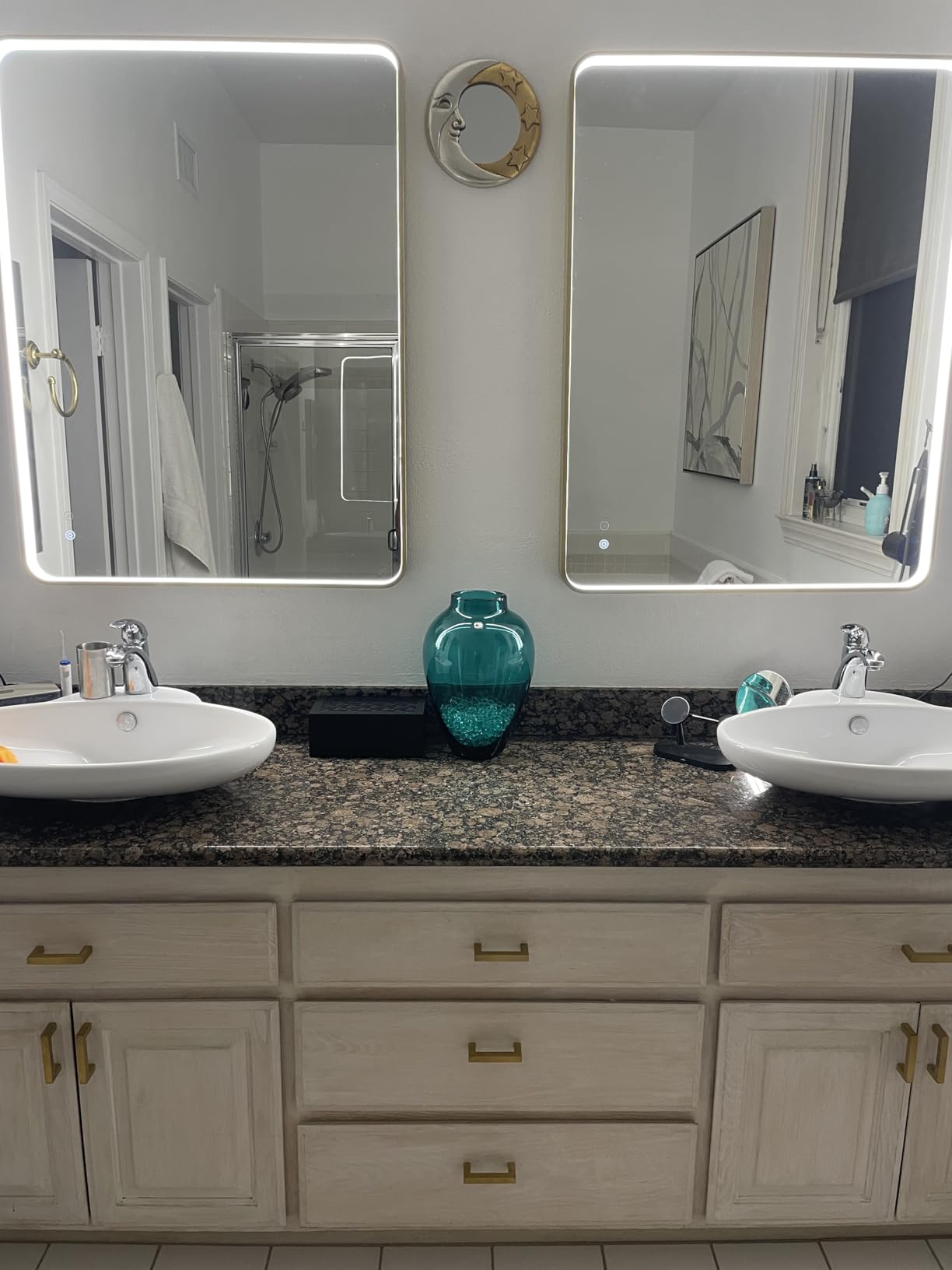 24x36 Inch LED Bathroom Mirror with Lights, 3 Color Temperatures customer photo 2
