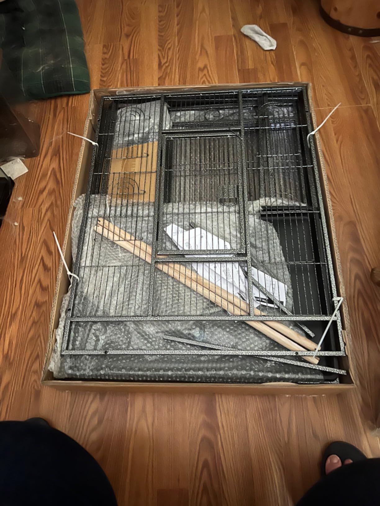 HSM 53 Inch Wrought Iron Large Bird Flight Cage with Rolling Stand customer photo 2