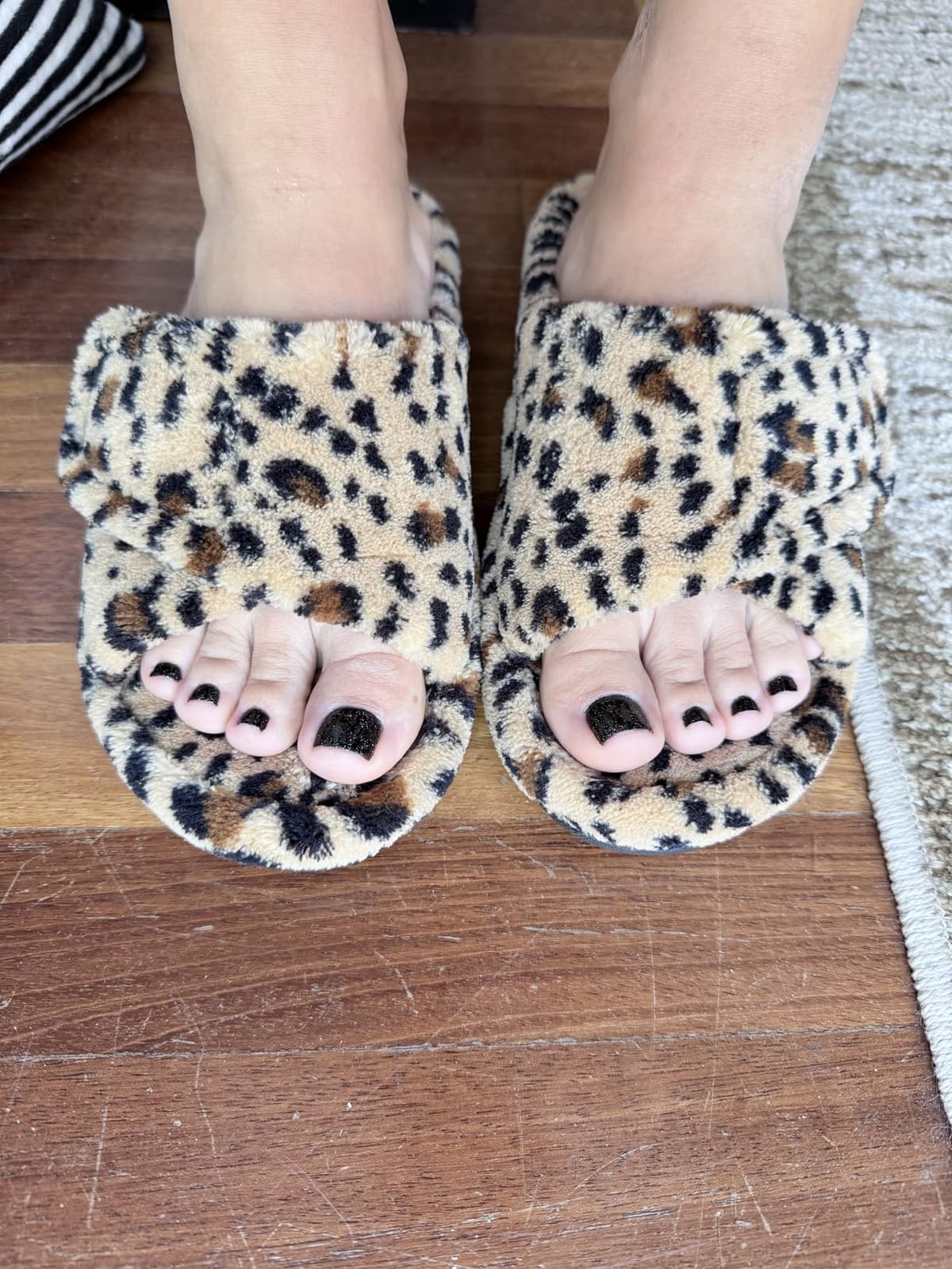 GRITHEIM Women's Orthotic Arch Support Slippers Fuzzy Adjustable Orthopedic Slippers for Plantar Fasciitis Furry Slide for Ladies customer photo 2