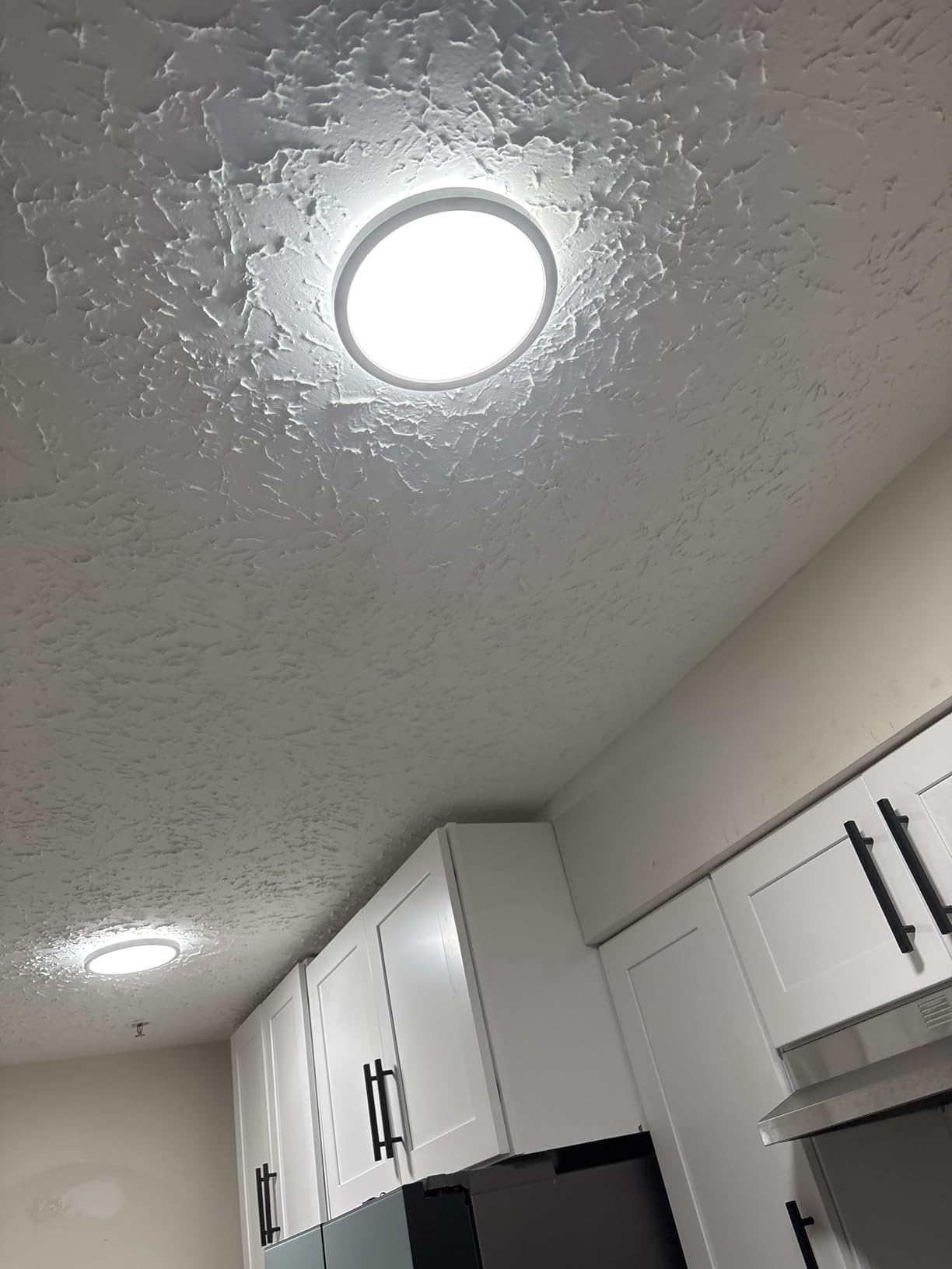 BLNAN LED Flush Mount Ceiling Light, 9 Inch 18W 3000K/4000K/5000K Hardwire Light Fixture, Ultra Thin Round White Lamp for Kitchen Porch Bedroom Hallway Stairwell Basement, Non-dimmable 1 Pack customer photo 2