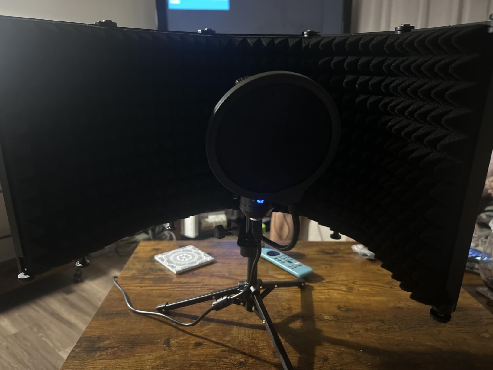Studio Recording Microphone Isolation Shield with Pop Filter and Metal Tripod Stand, Studio Mic to PC Laptop Smartphone, Music Microphone for Recording Singing Podcasting customer photo 1