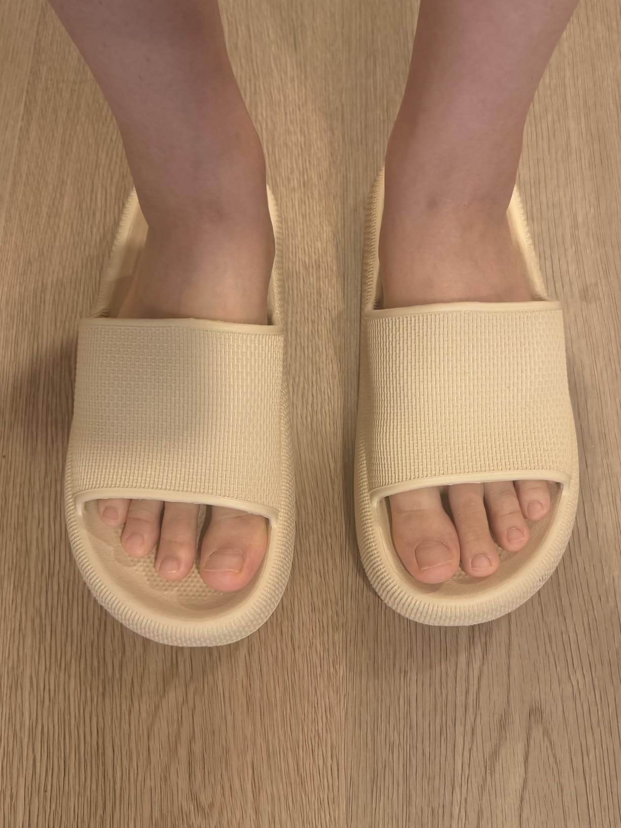 BRONAX Cushioned Thick Sole Pillow Slippers for Women and Men Y10 customer photo 2