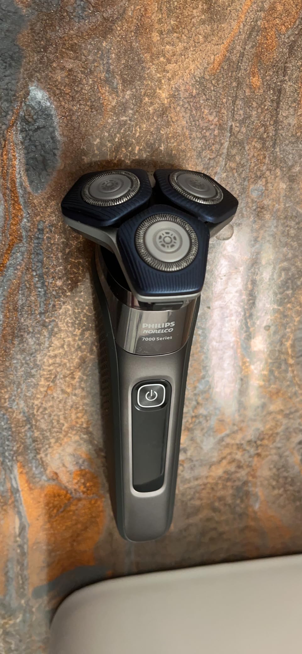 Philips Norelco 7200 Electric Shaver, Dark Chrome | 45 SteelPrecision Blades, SenseIQ Technology, Nano SkinGlide coating, 360° Flexible Heads, Pop-up Trimmer, S7885/85 customer photo 2
