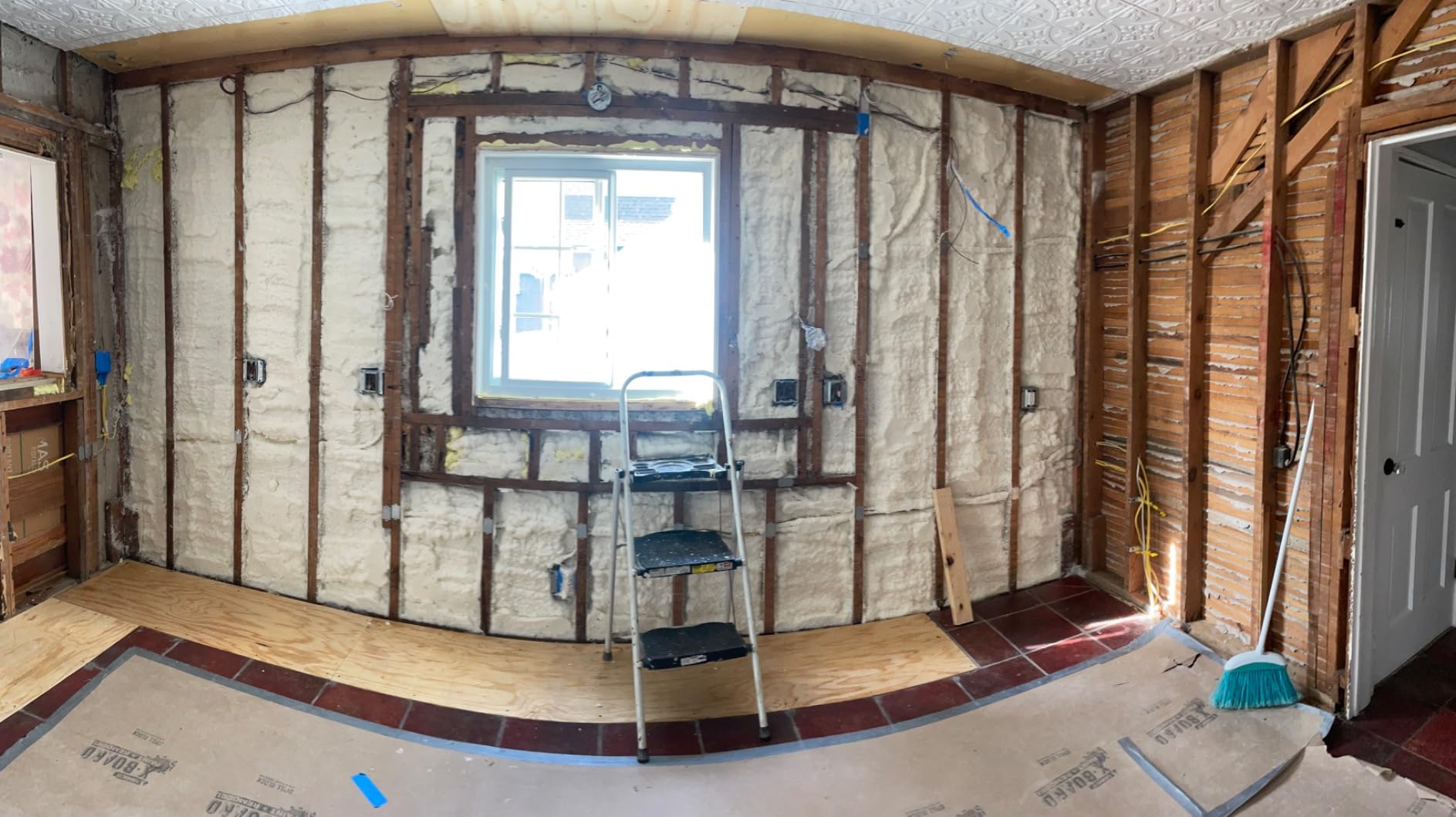 Sprayman Spraycoat Fire Rated Spray Foam Insulation Kit 240 Sq.Ft - High R-Value (11.32 / 2in) Closed Cell Heat & Noise Insulation for Wall & Attic - Gun, Cleaner & Safety Gear - 27.1 oz, 12 Pack customer photo 2