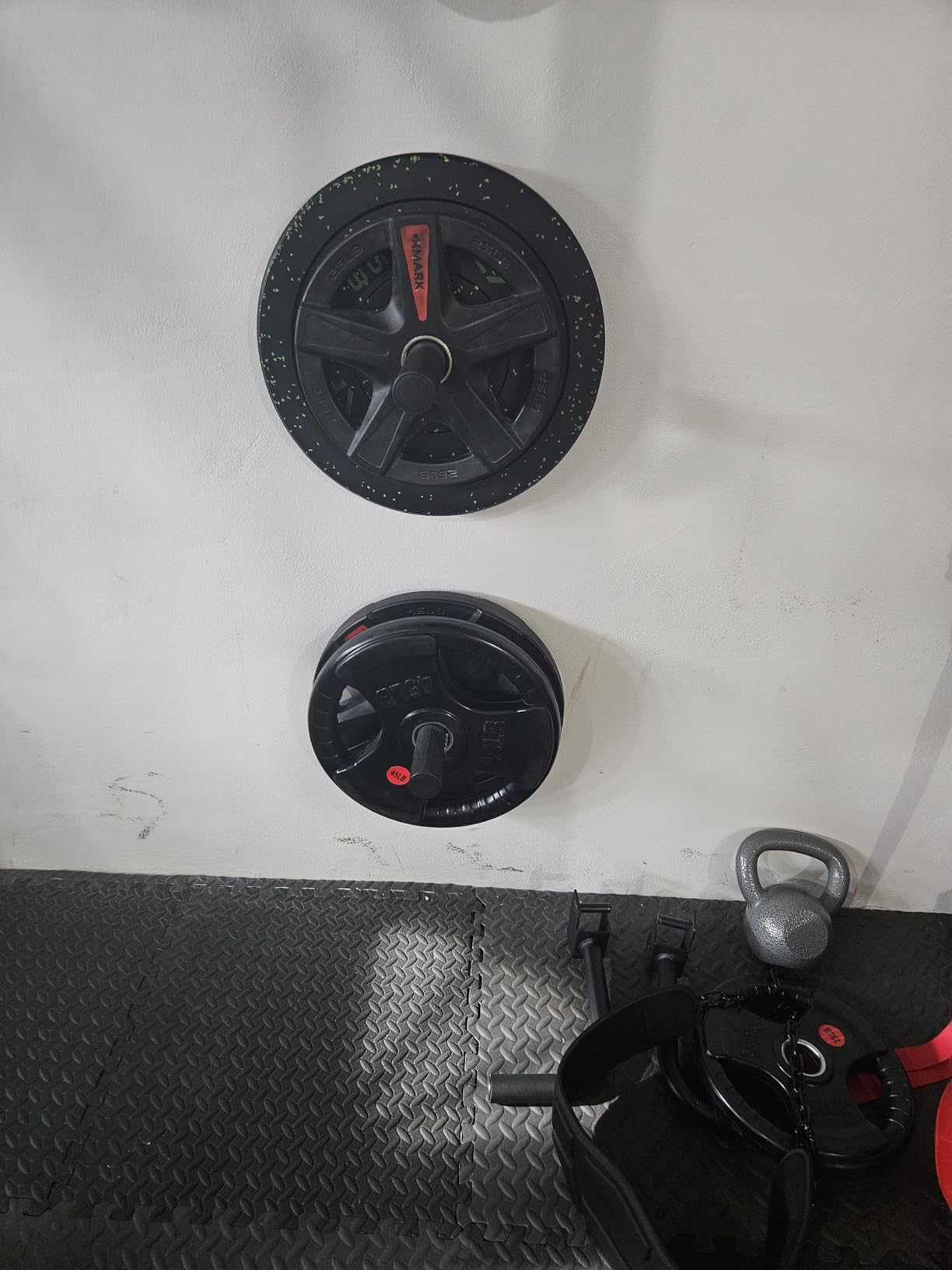 XDDIAS 2-Inch Three-Grip Rubber Olympic Plates, Cast Iron Barbell Weights | Steel Hub Rubber Coated Olympic Plates Ranging 2.5-260lb customer photo 1
