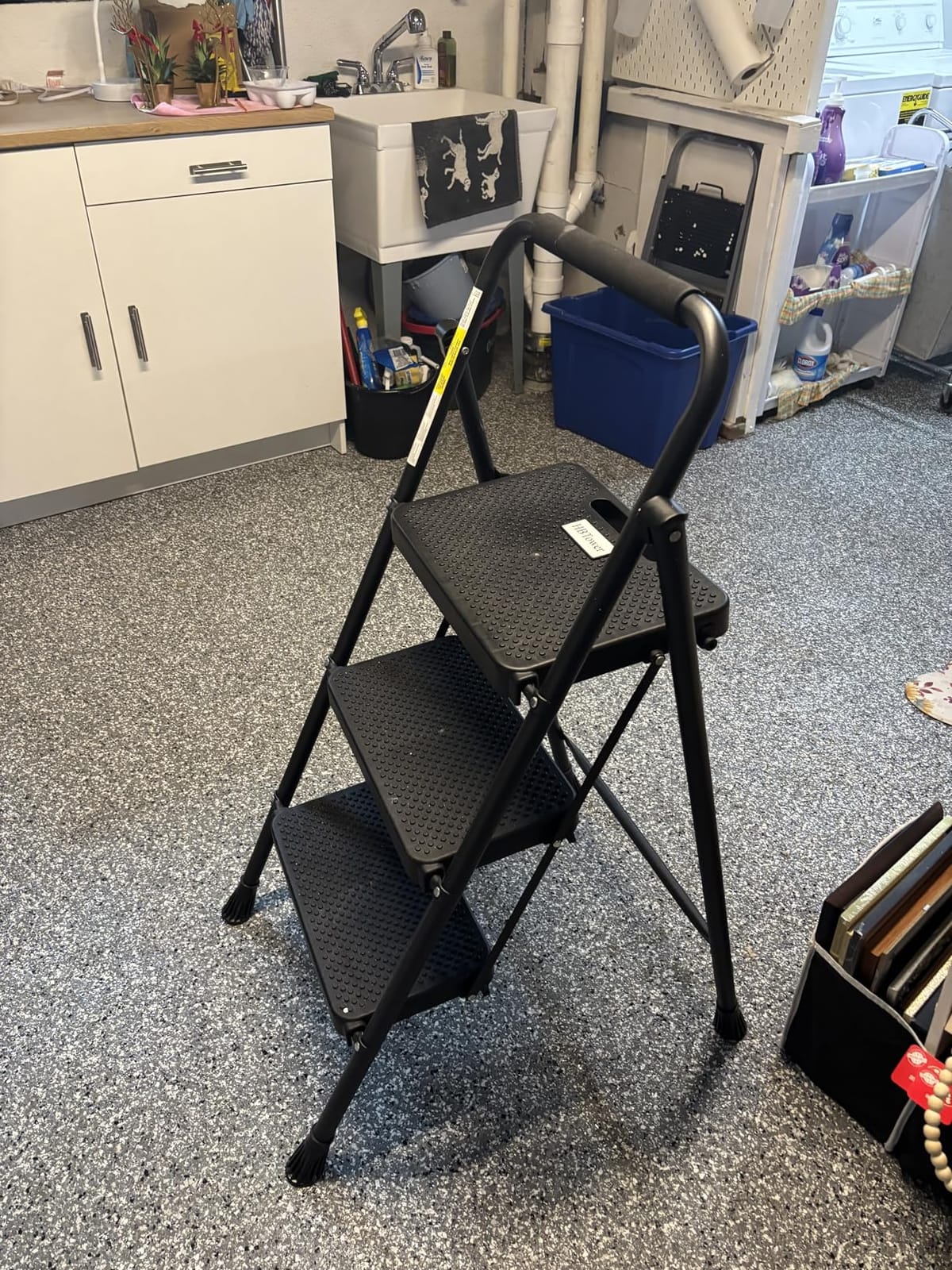 HBTower Step Ladder, Folding Step Stool with Wide Anti-Slip Pedal customer photo 2