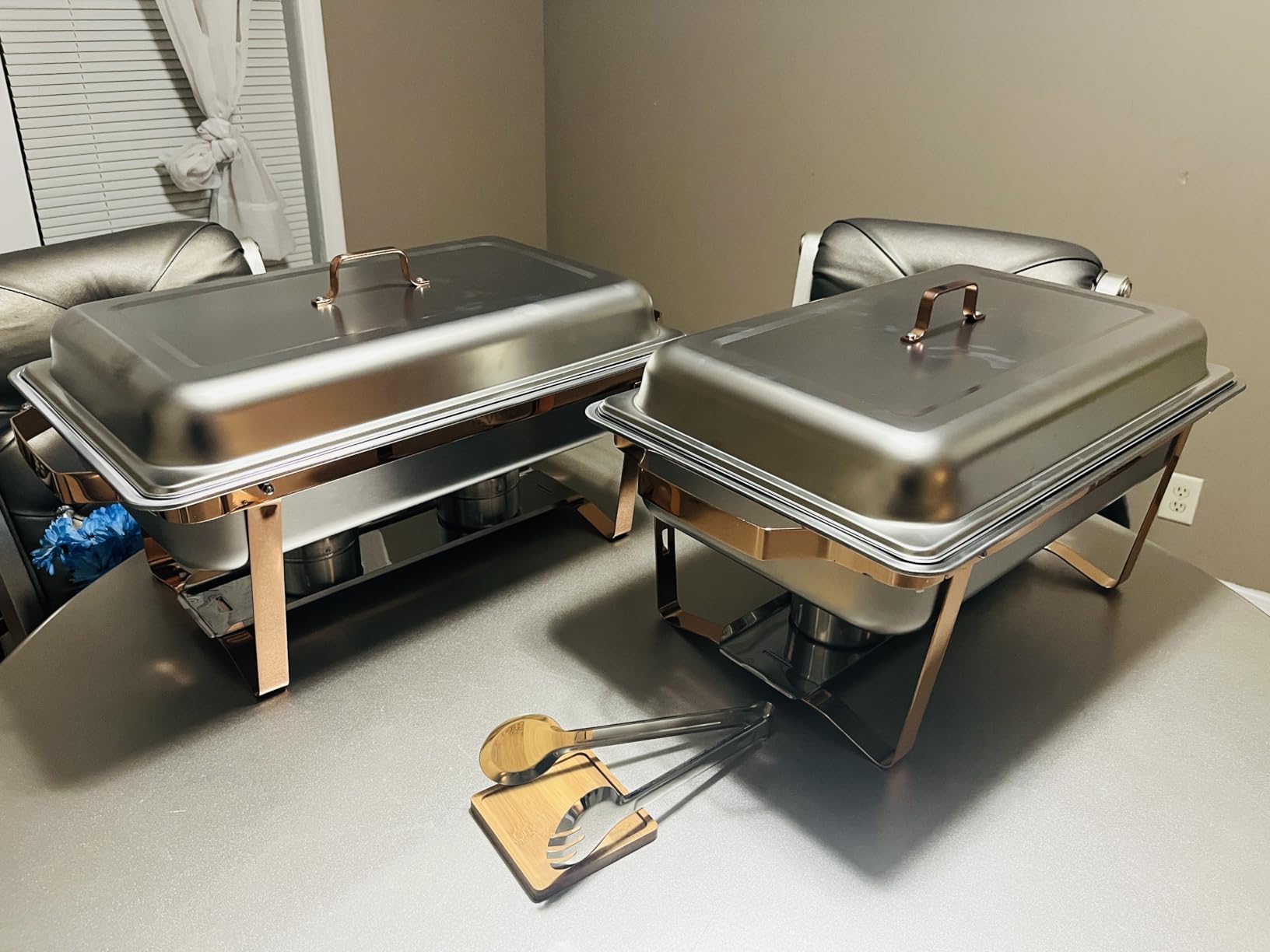 VEVOR Chafing Dish Buffet Set, 8 Qt 4 Pack, Stainless Chafer with 4 Full Size Pans, Rectangle Catering Warmer Server with Lid Water Pan Folding Stand Fuel Tray Holder Spoon Clip customer photo 2