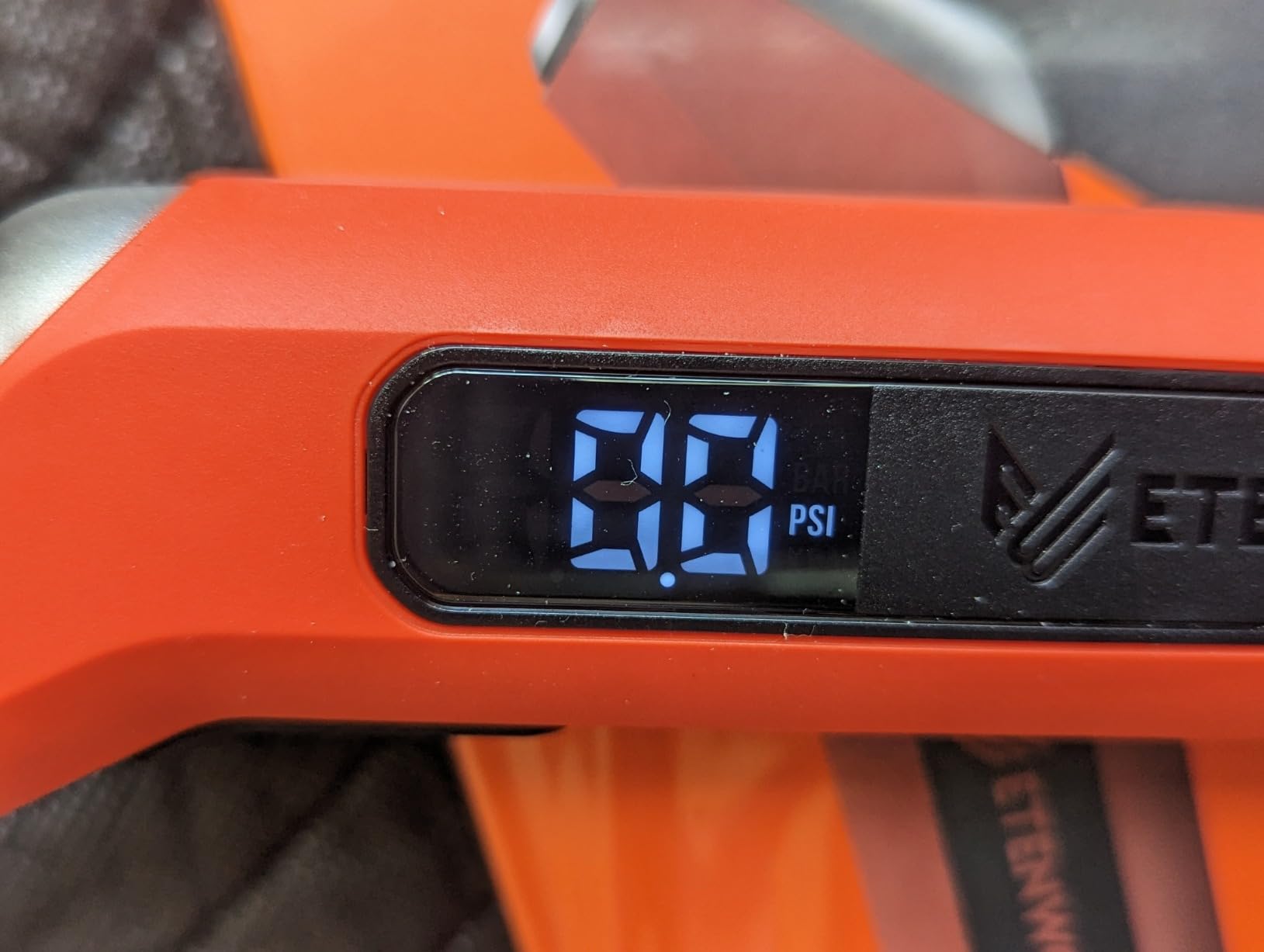ETENWOLF T300 Digital Tire Pressure Gauge 200 PSI for Car, RV, Truck, Bikes customer photo 1