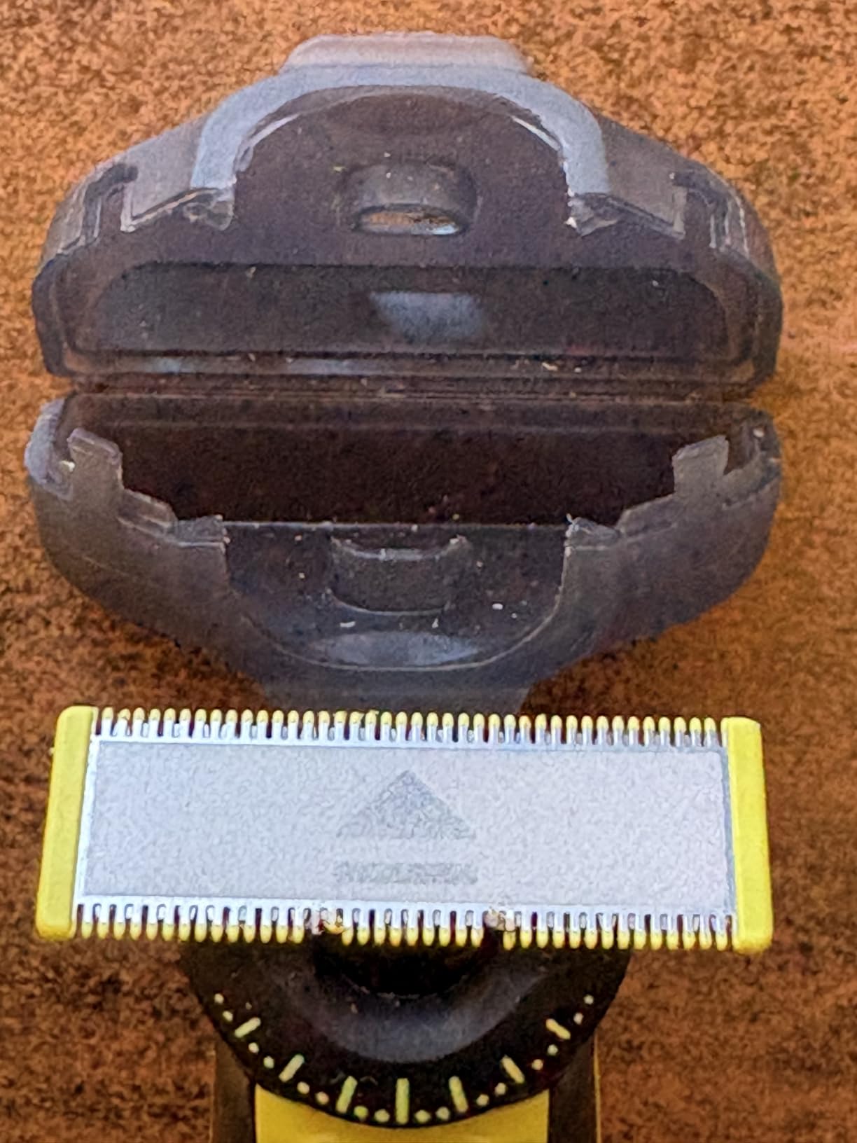 Norelco Philips OneBlade 360 Hybrid Face Trimmer and Shaver, 5 Length Comb | 360 Blade Technology, 5-length Comb, 100% Showerproof, Stainless Steel Blade Lasts up to 4 months, 45-Min Runtime, QP2724/90 customer photo 1