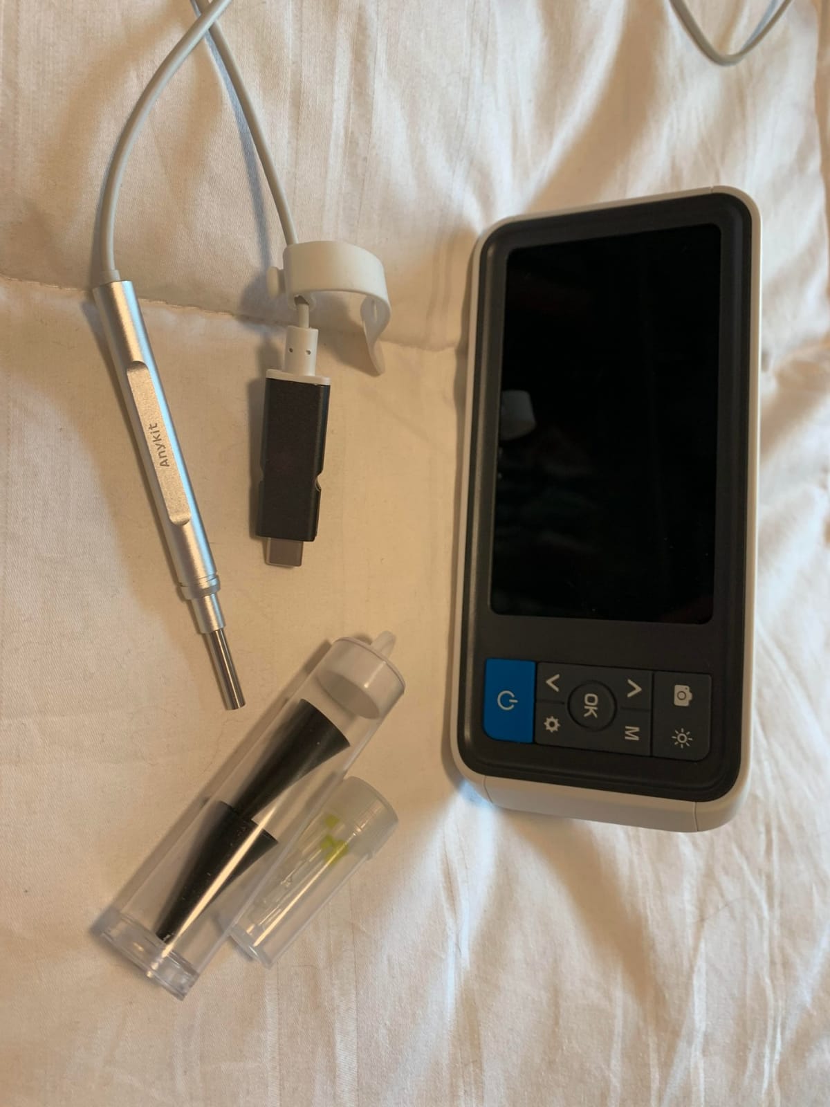 Anykit Digital Otoscope with Gyroscope, 4.5 Inches Screen, 3.9mm Ear Scope Camera with 6 Lights, Ear Wax Removal Tool, 32GB Card, Supports Photo Snap and Video Recording customer photo 2
