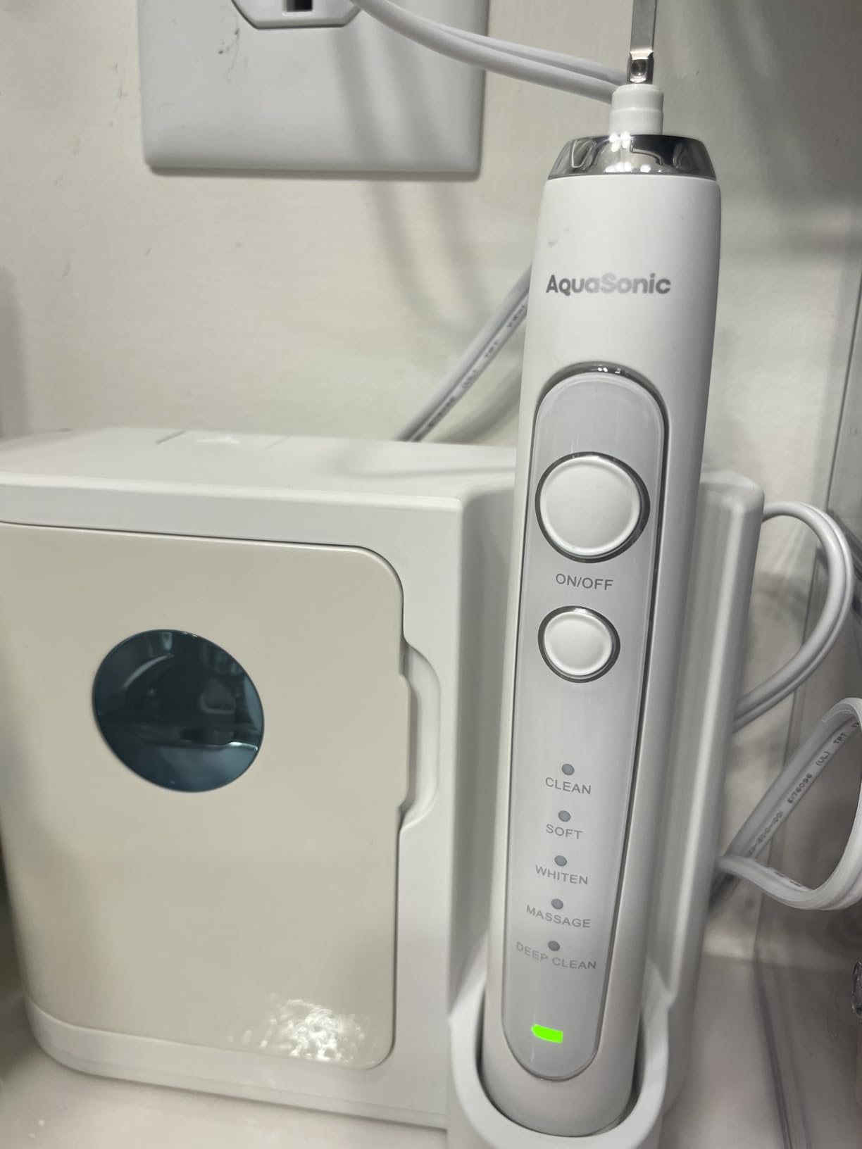 Aquasonic Vibe Series PRO – Ultra-Whitening Electric Toothbrush – 5 Modes & Smart Timers – UV Sanitizing Base – ADA Accepted (Satin Rose Gold) customer photo 2
