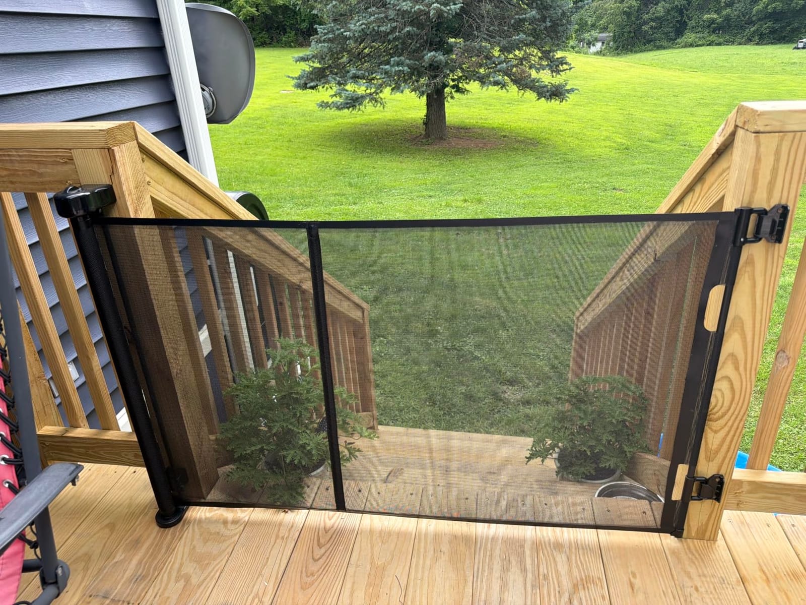 Miumoon 59 inch Reinforced Retractable Baby Gates 34 inch Tall customer photo 2