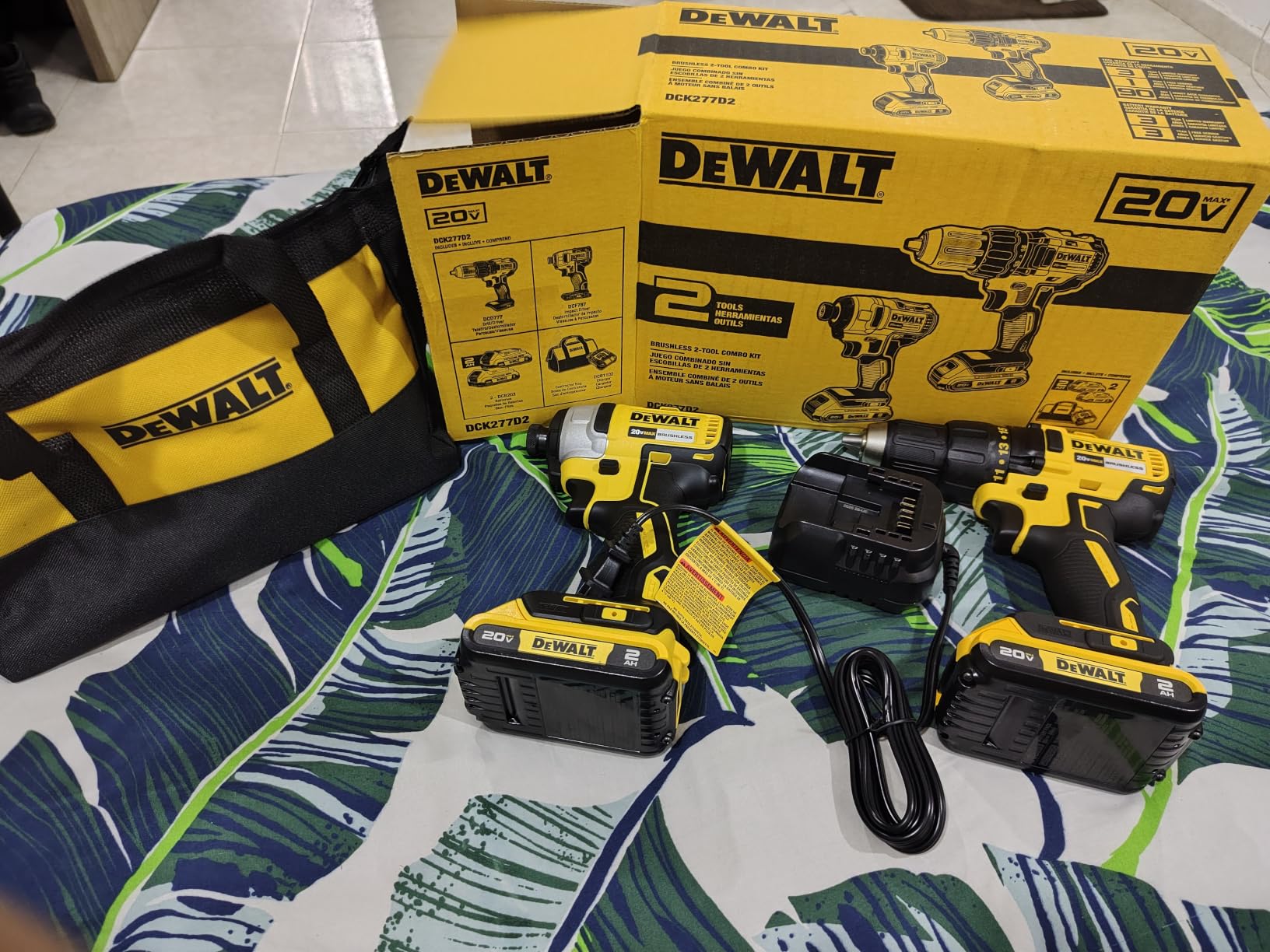 DEWALT 20V MAX Cordless Drill and Impact Driver, Power Drill Brushless 2-Tool Power Tool Combo Kit, Includes 2 Batteries, Charger and Bag (DCK277D2) customer photo 2
