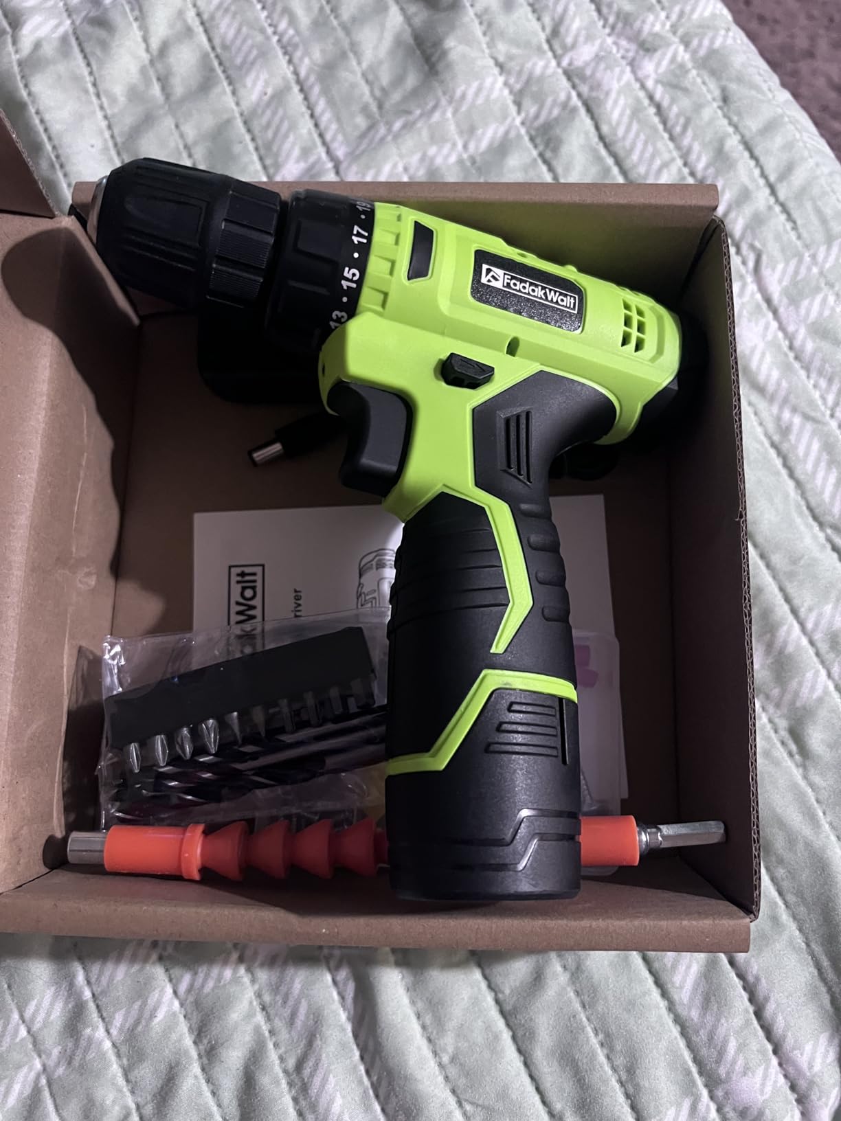 FADAKWALT Cordless Drill Set,12V Power Drill Set with Battery and Charger, Electric Driver/Drill Bits, 3/8'' Keyless Chuck,21+1 Torque Setting, 180 inch-lbs, with LED Electric Drill Set (Green) customer photo 1