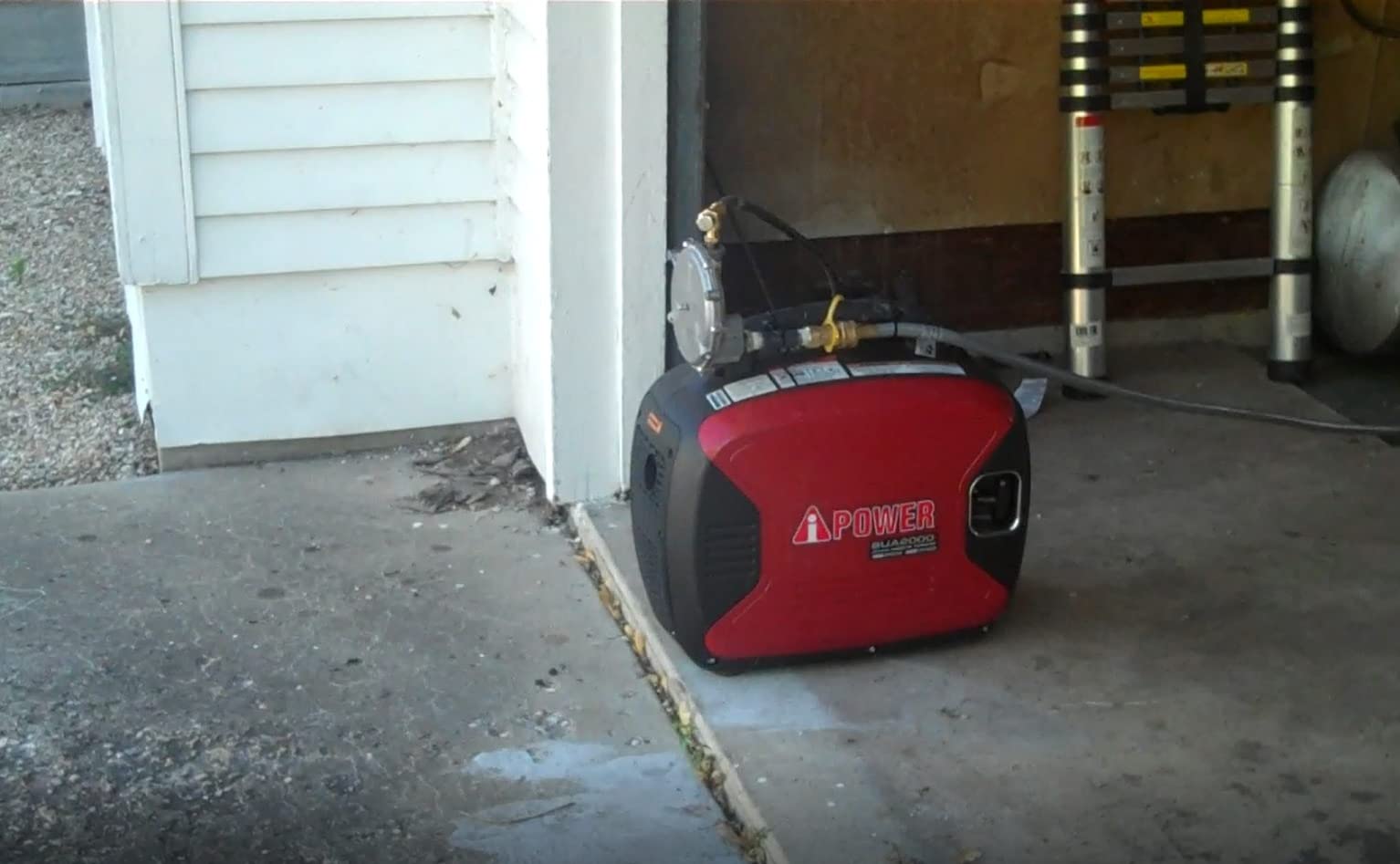 A-iPower 2300W Dual Fuel Inverter Generator, RV Ready, Parallel Ready customer photo 2