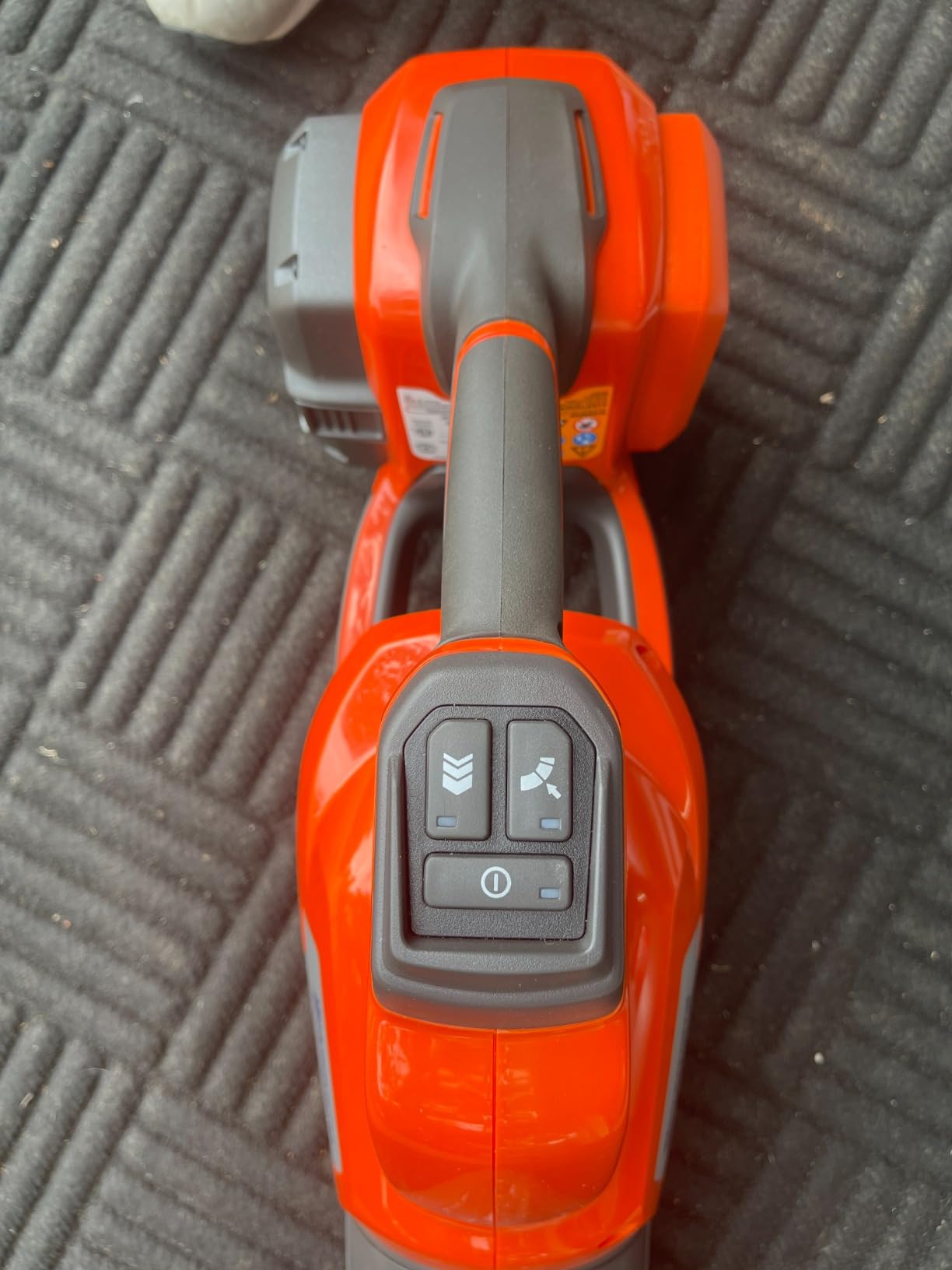 Husqvarna Leaf Blaster 350iB Leaf Blower Cordless, with Battery and Charger customer photo 1