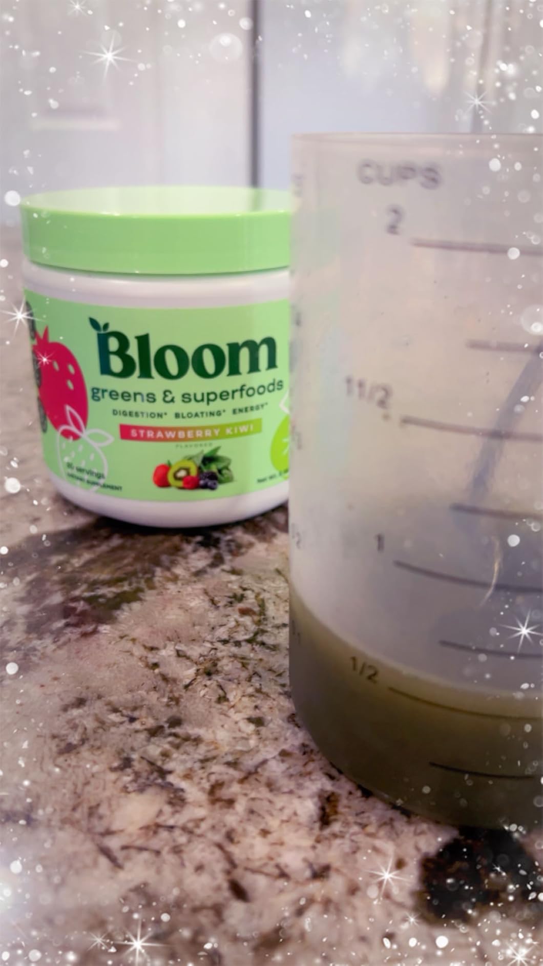 Bloom Nutrition Superfood Greens Powder, Strawberry Kiwi, 30 Servings customer photo 1