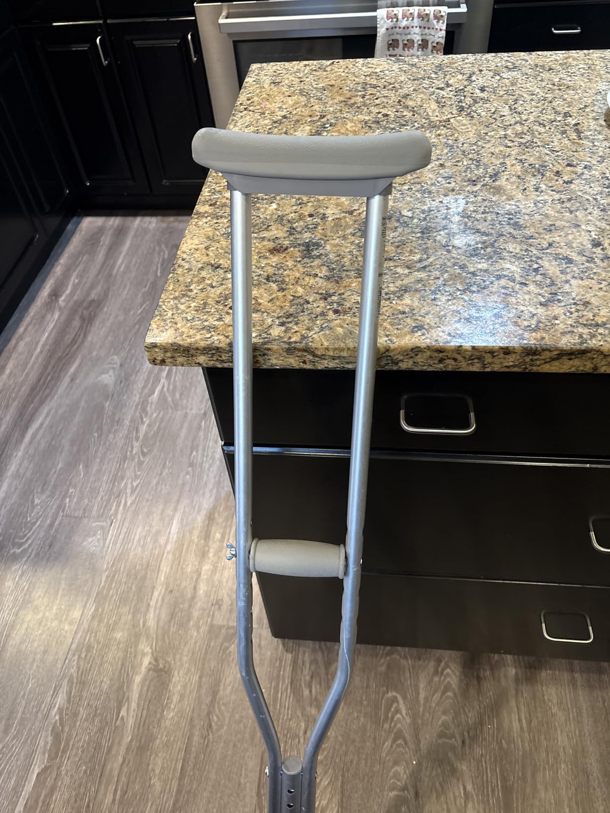Medline Aluminum Crutches for Kids, Adults & Seniors, Walking Aid, 300 LB Weight Capacity,1 Pair, Fitting 5'2
