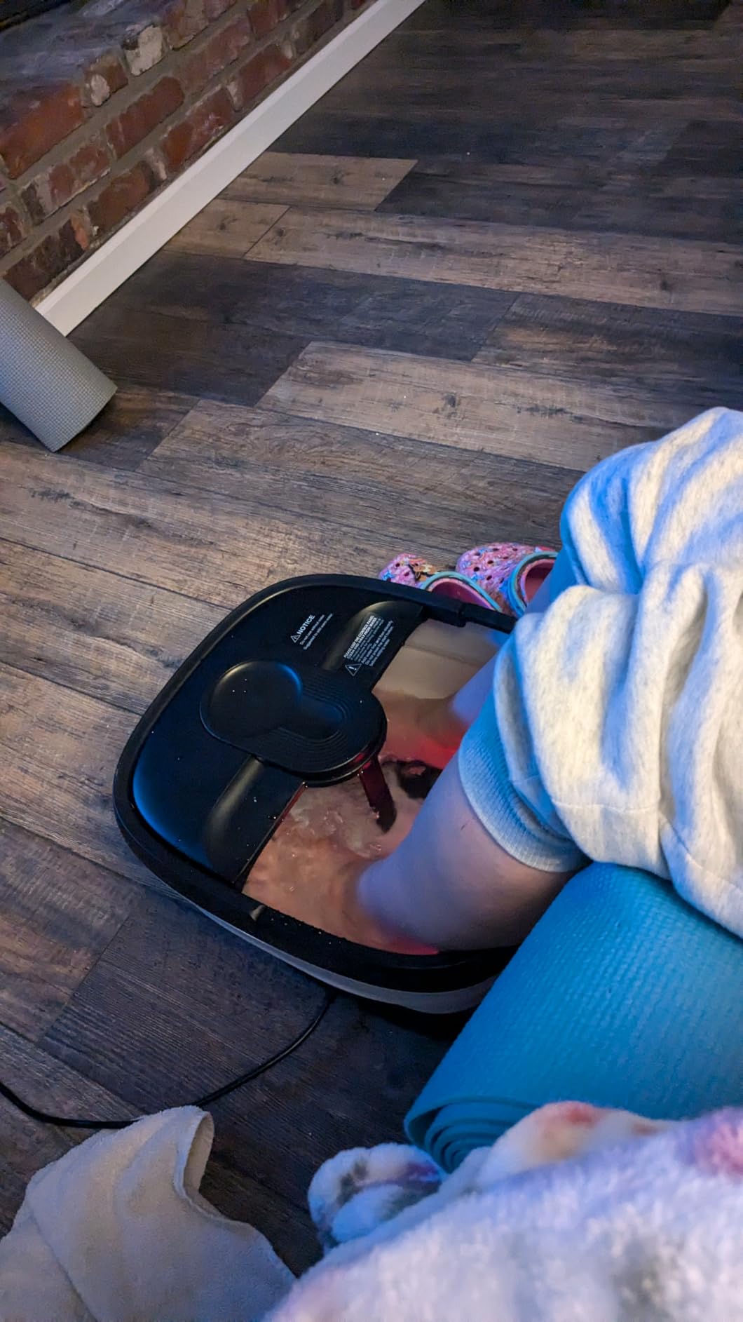 KNQZE Collapsible Foot Spa Bath with Heat & Remote Control, Bubble Massage, Temperature Control, Red Light (Black Pro) customer photo 2