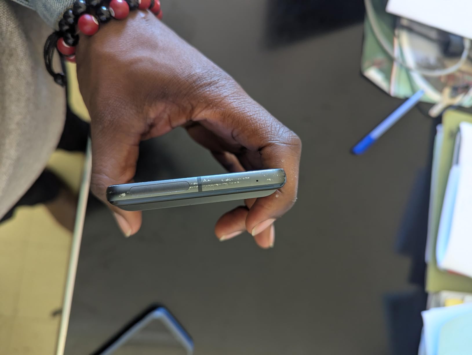 Google Pixel 7 128GB 5G Smartphone - Unlocked for All Carriers - US Version - (Obsidian) customer photo 2