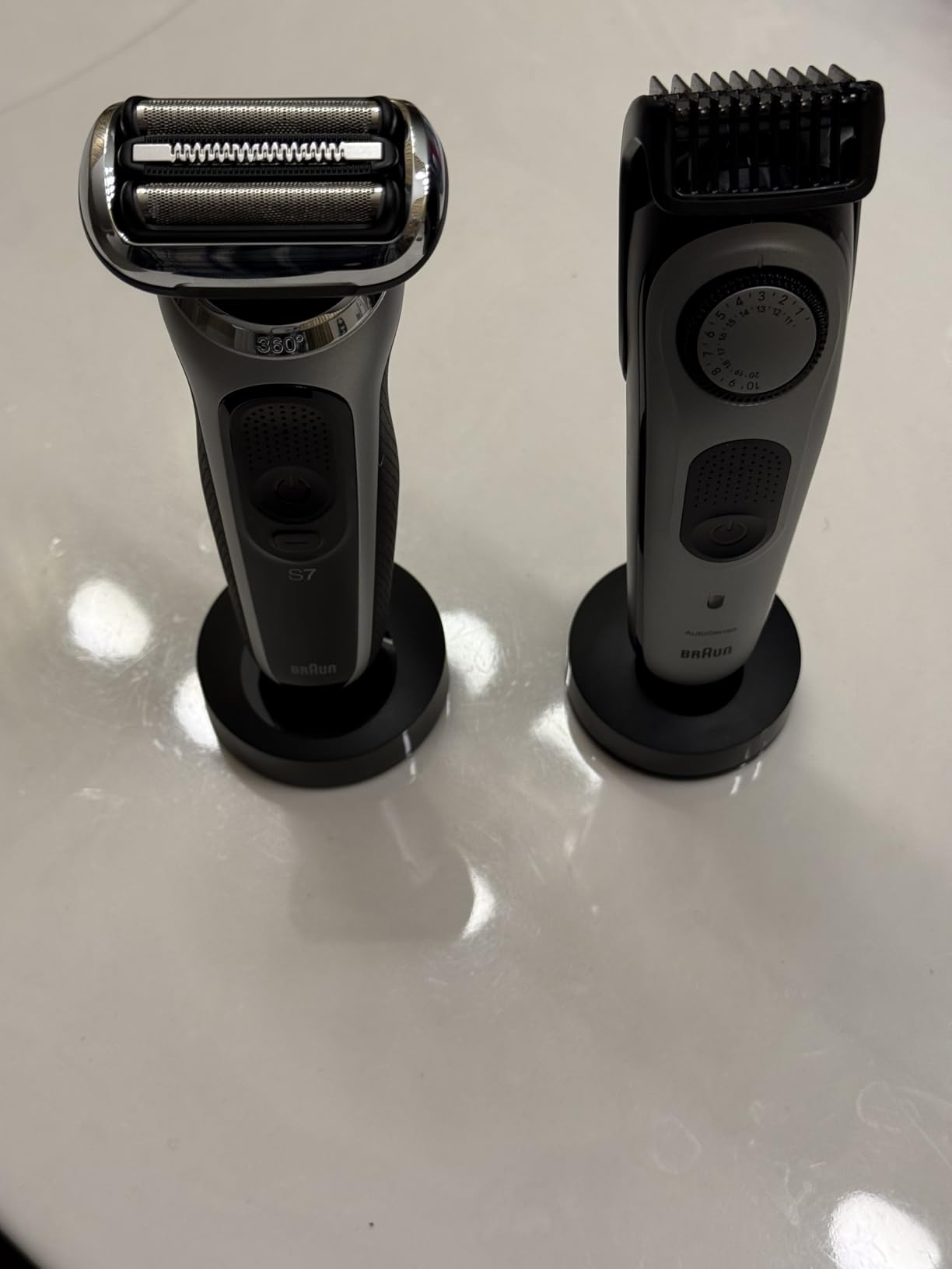 Braun Series 7 7032cs Flex Electric Razor for Men, Wet & Dry, Electric Razor, Rechargeable, Cordless Foil Shaver with Beard Trimmer and Charging Stand, Silver customer photo 1
