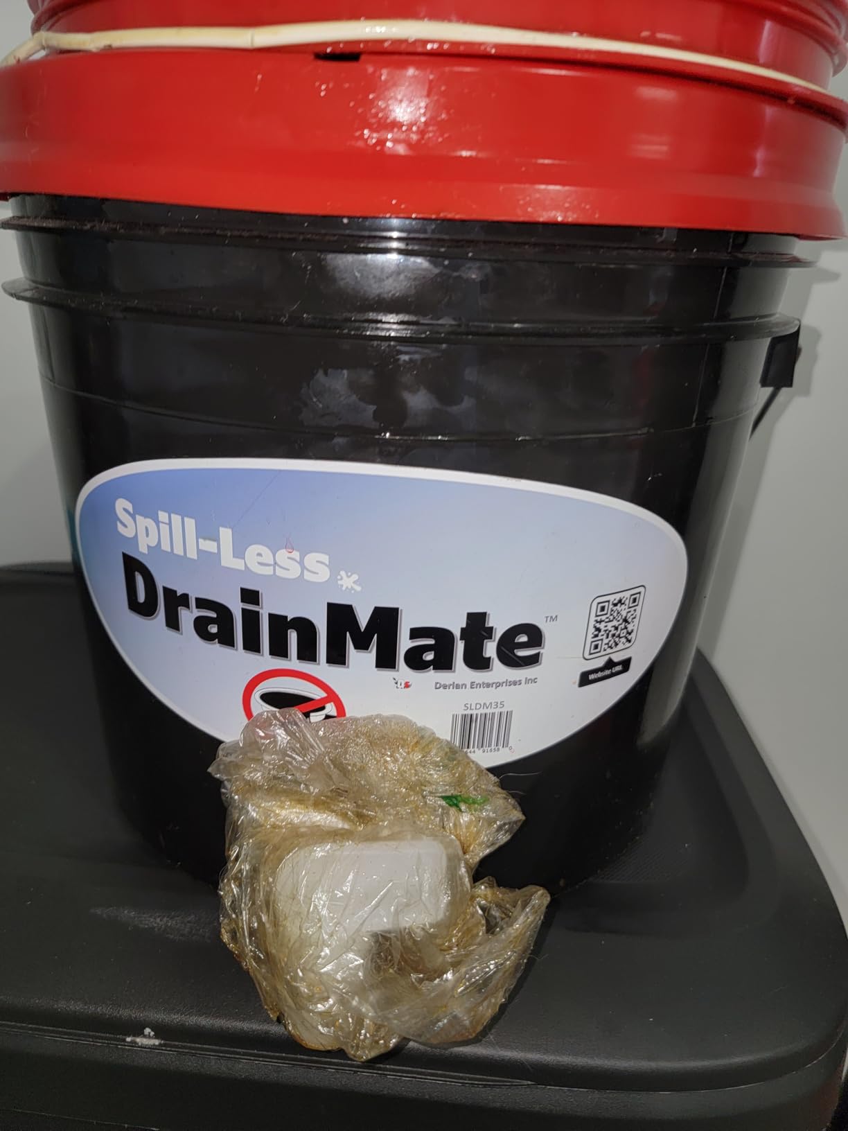 Spill-Less DrainMate™ 14 Quart Oil Drain Pan/Container - Made in USA customer photo 2