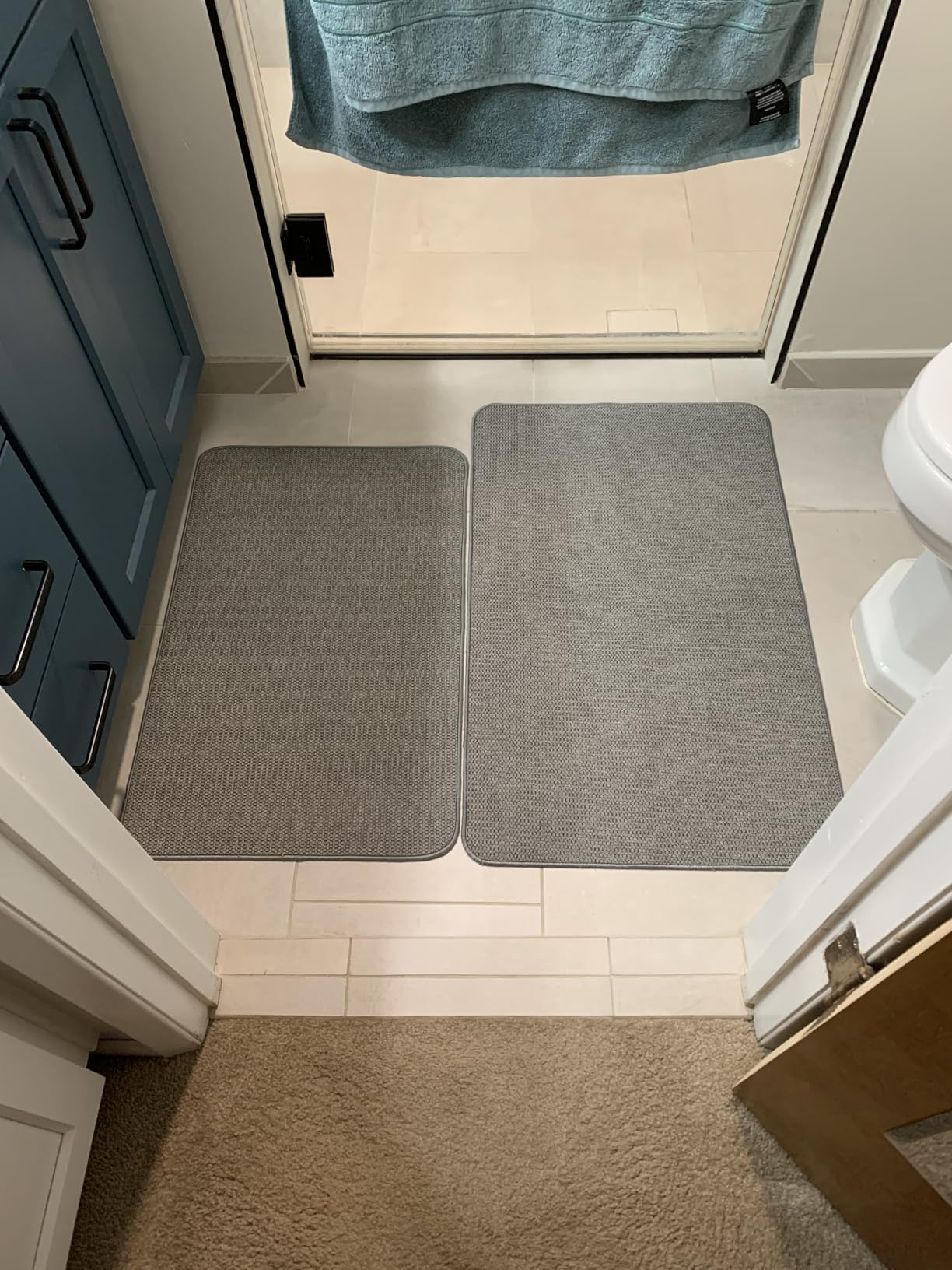 Bath Mat,Ultra Thin Bathroom Rugs,Rubber Bath Mats for Bathroom,No Slip Bath Rugs,Quick Dry,Machine Washable,Low Pile,Absorbent,Shower Outside,Sink,Home Decor Accessories.Grey,1'5