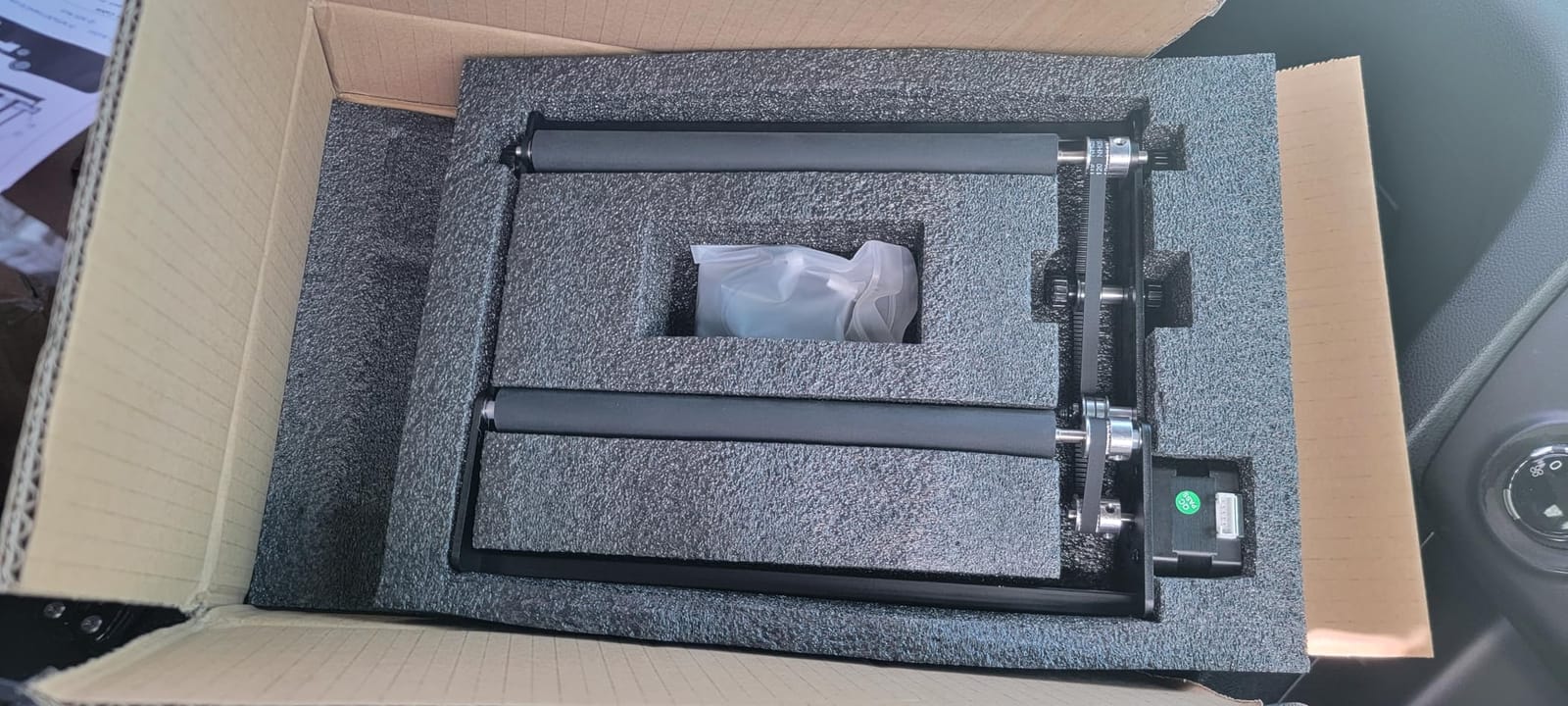Longer Rotary Roller Series,with Bracket, Y-Axis 360° Rotation for Laser Engraver Engraving Cylindrical Objects Tumblers Cans Cups Bottles, Compatible with 99% of Laser Engraver,Size 268 * 184 * 60mm customer photo 1
