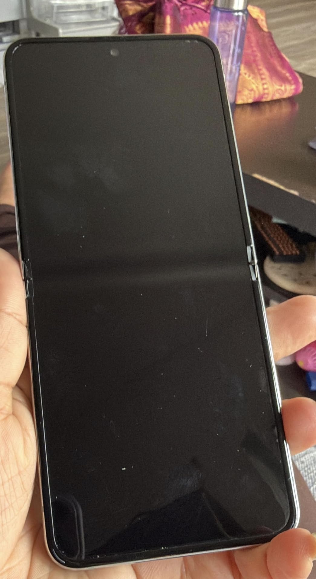 Samsung Galaxy Z Flip 5 5G, US Version, 512GB, Graphite - Unlocked (Renewed) customer photo 2