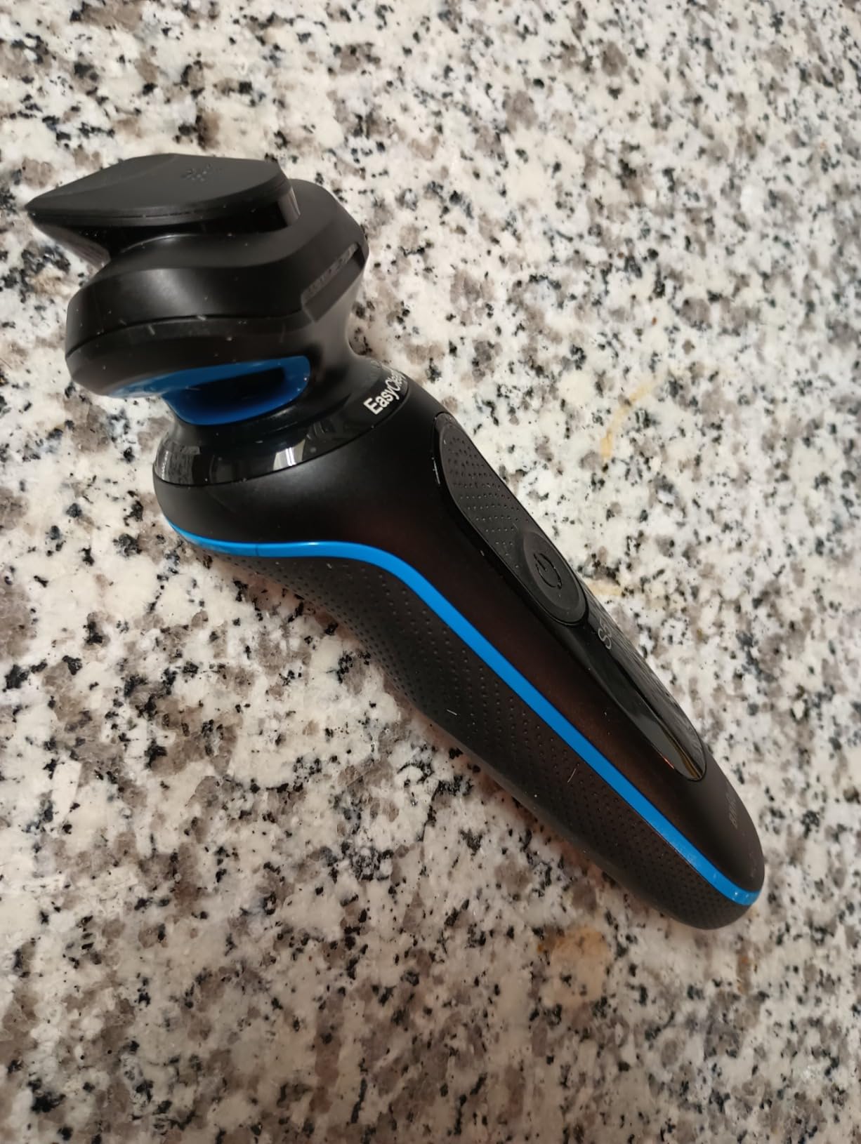 Braun Electric Shaver for Men, Series 5 5118s, Waterproof, Wet & Dry Shave, Turbo Shaving Mode, Foil Shaver with Precision Trimmer, Battery Powered, 50 Minute Battery Runtime customer photo 2