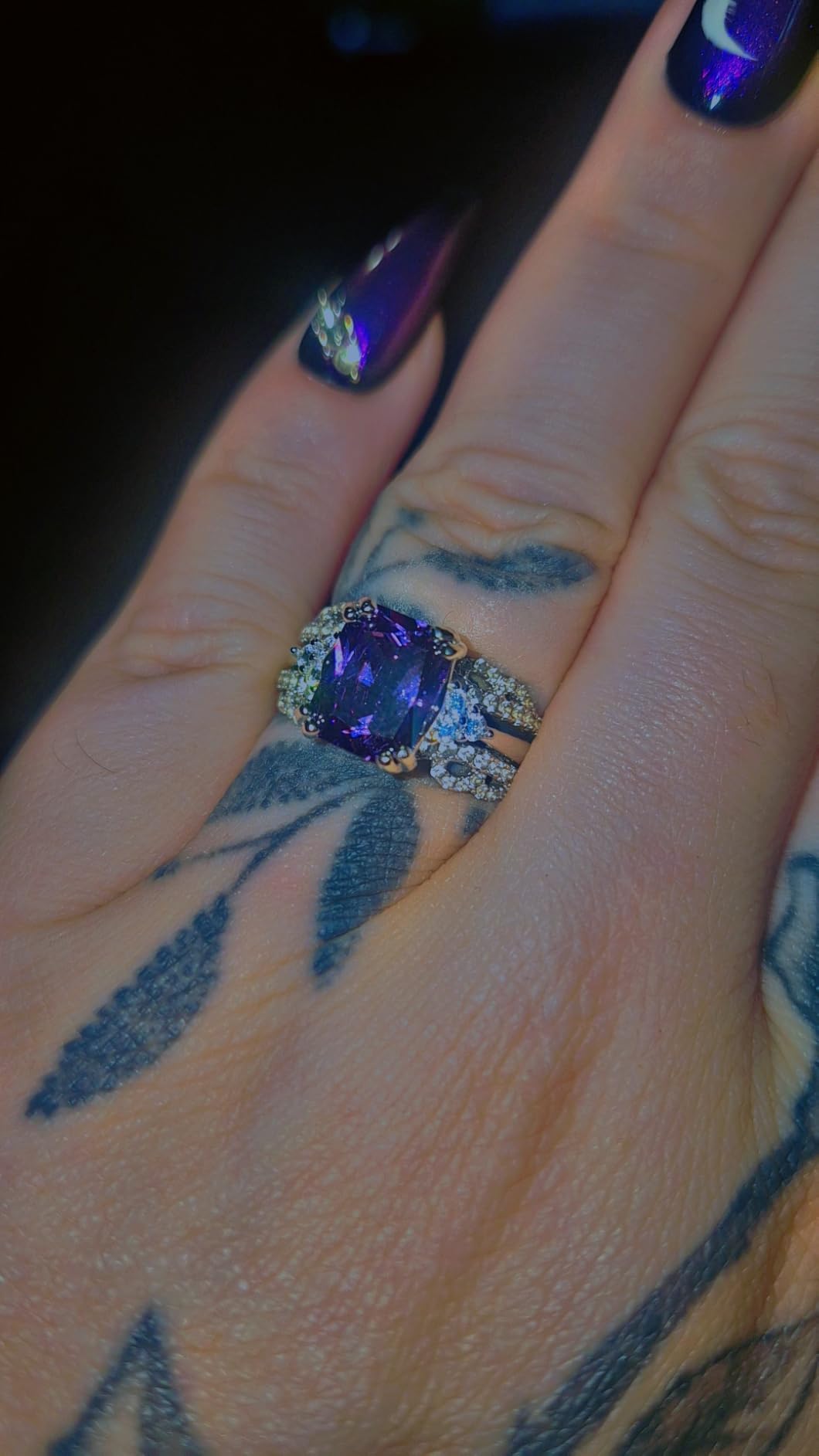 Yaresul 3.5CT Women Radiant Cut Sapphire|Emerald|Amethyst|Ruby|CZ Ring customer photo 2