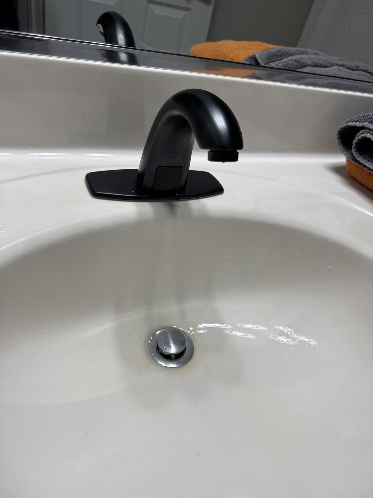 Touchless Bathroom Faucet with Automatic Sensor Function customer photo 2