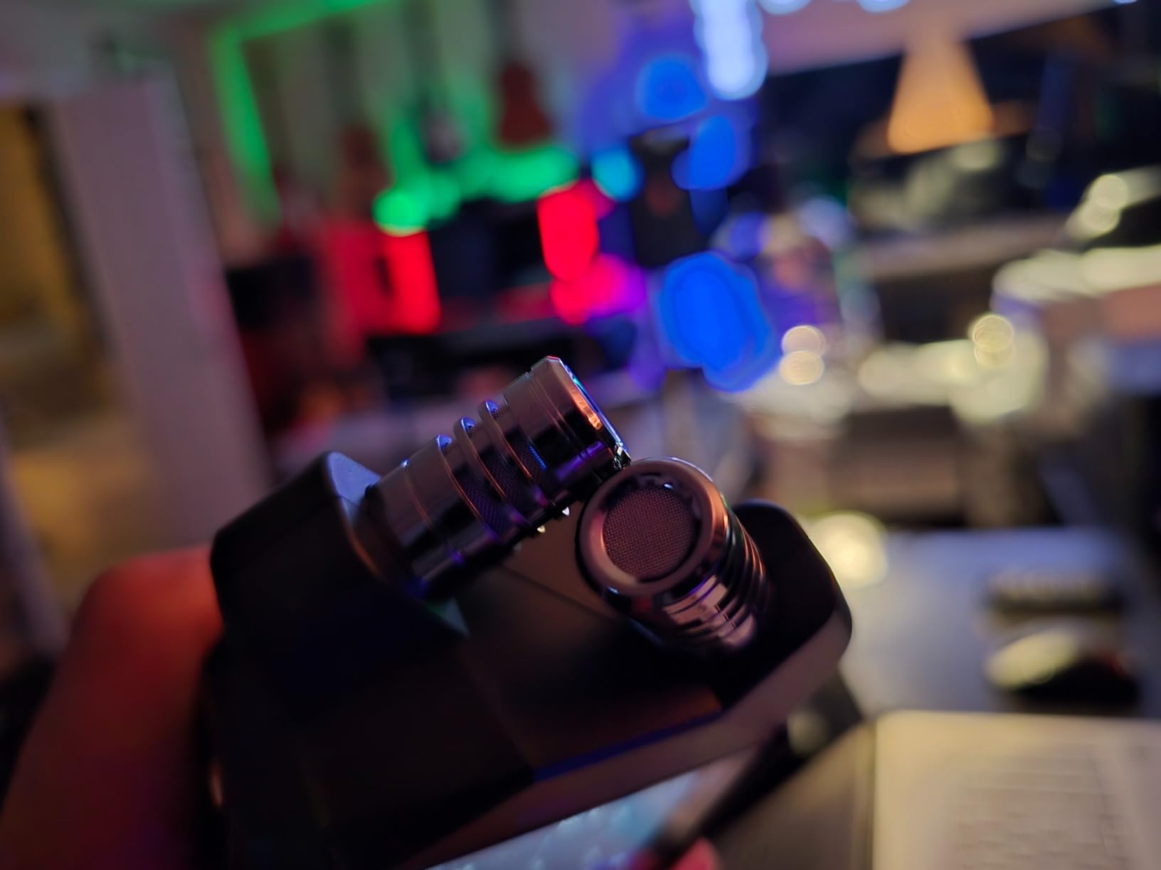 Zoom H4 Essential Handheld Recorder for Musicians, Podcasters & Filmmakers customer photo 2