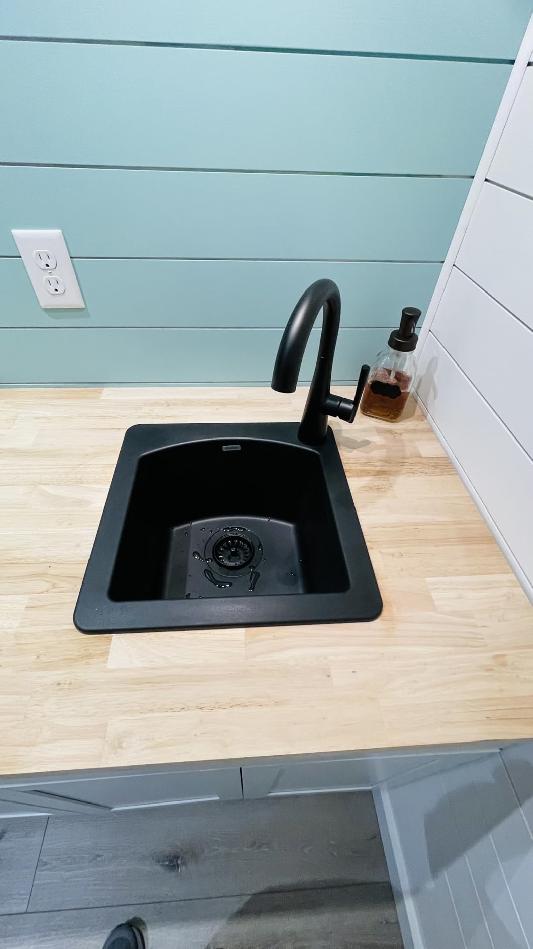 Delta Modern Brushed Nickel Single Hole Bar Sink Faucet, Single Handle Prep Sink Faucet, SpotShield Stainless 14882LF-SP customer photo 2