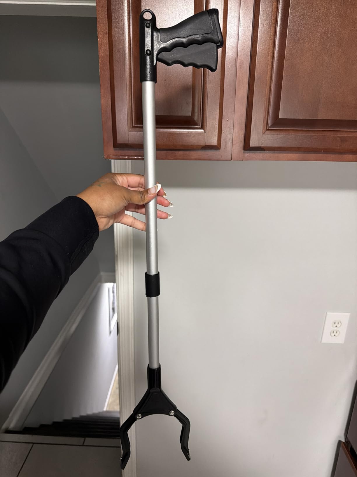 FitPlus 2025 Upgrade PowerGrip T9, Grabber Reacher Tool, Wide Jaw, Foldable, Steel Cable, with 96 Grip Points for Firm Grip, 32
