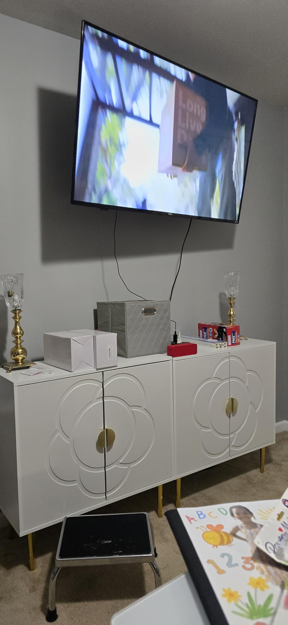 TOLEAD Storage Cabinet, Modern Cabinet with Decorative Flower Pattern Doors, Accent Sideboard Buffet Cabinet for Hallway, Living Room, Kitchen, White customer photo 2