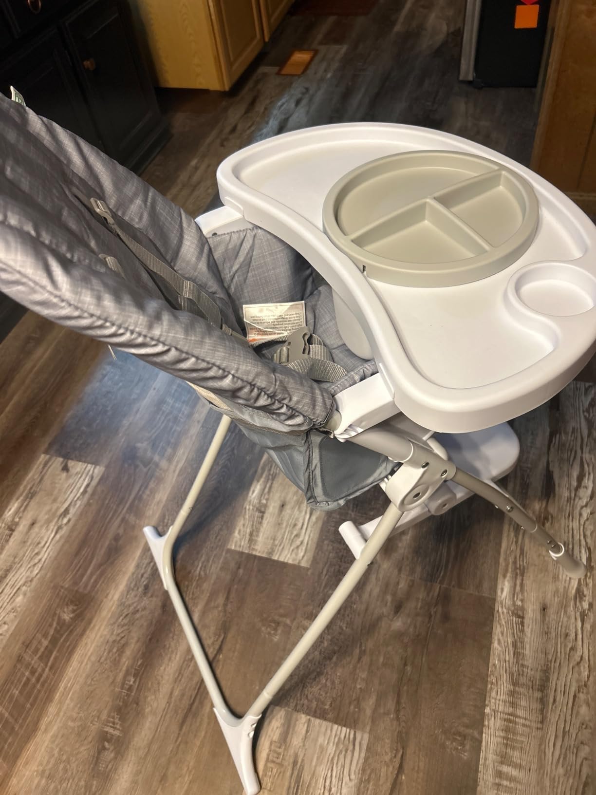 Ingenuity: ity by Ingenuity Sun Valley Compact Folding High Chair, Food-Grade Safe Plate, Safety Harness, for Ages 6 Months and Up, Unisex - Grey customer photo 2