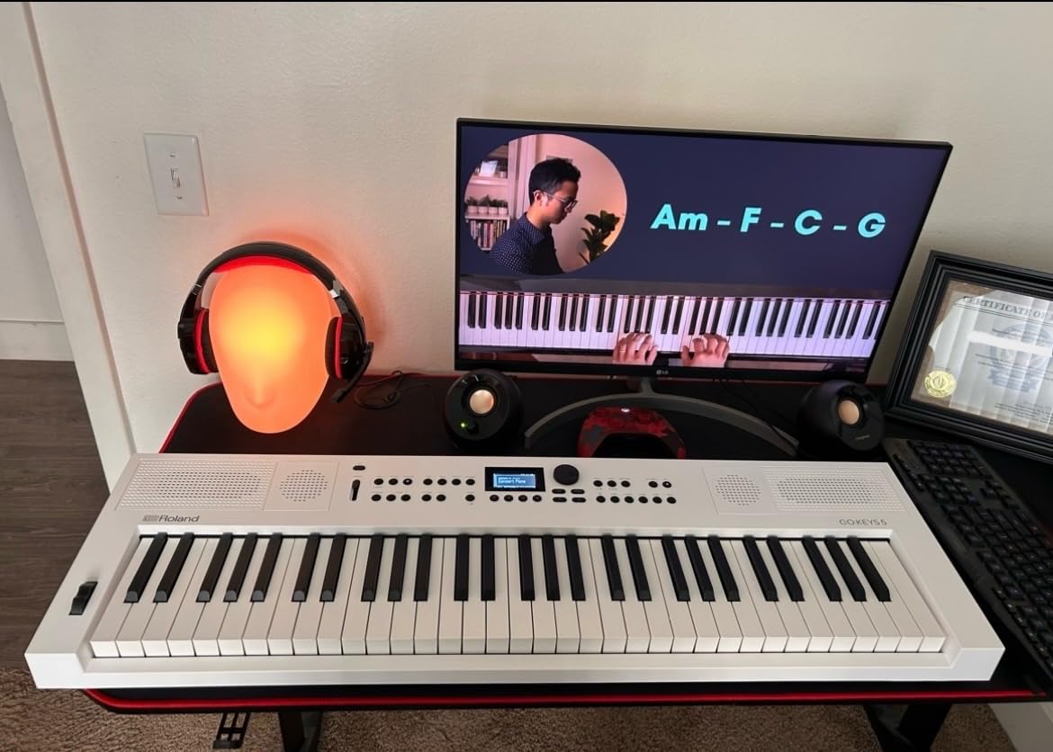 Roland GO:KEYS 5 Music Creation Keyboard, 61-Note, Graphite | Built In Stereo Speakers, Mic Input, Bluetooth Audio/MIDI Support for Music Streaming customer photo 2