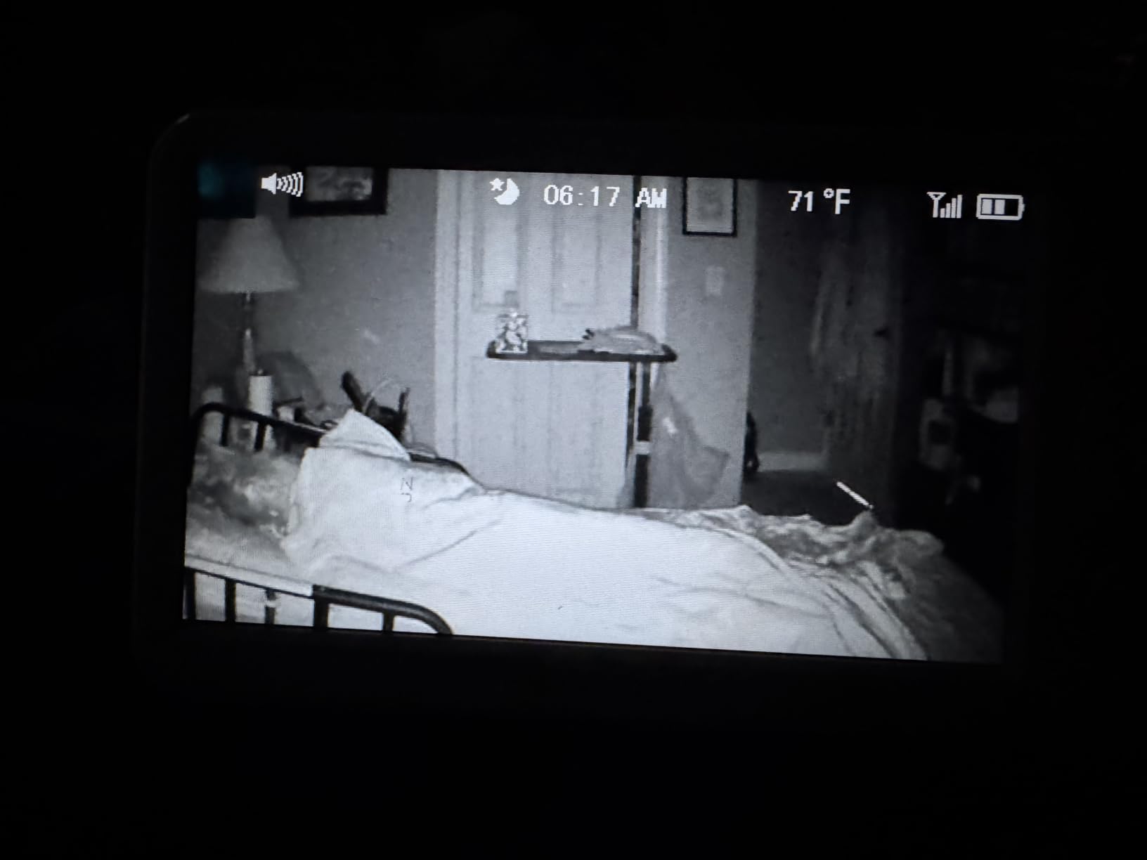 HelloBaby 6'' No WiFi Video Baby Monitor with Camera Audio, 30H Battery customer photo 2