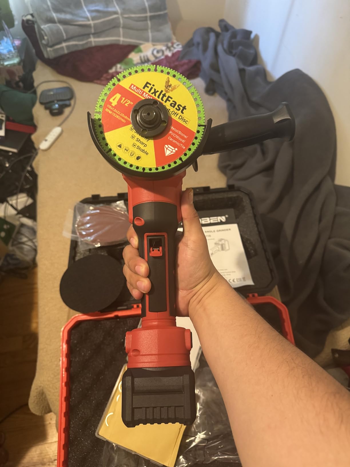 AOBEN Cordless Angle Grinder 4-1/2 inch, 21V Battery Grinder Kit, Power Electric Cut Off Tool, Brushless Motor, 2x4.0Ah Battery & Charger, for Metal Cutting, Grinding, Polishing customer photo 2