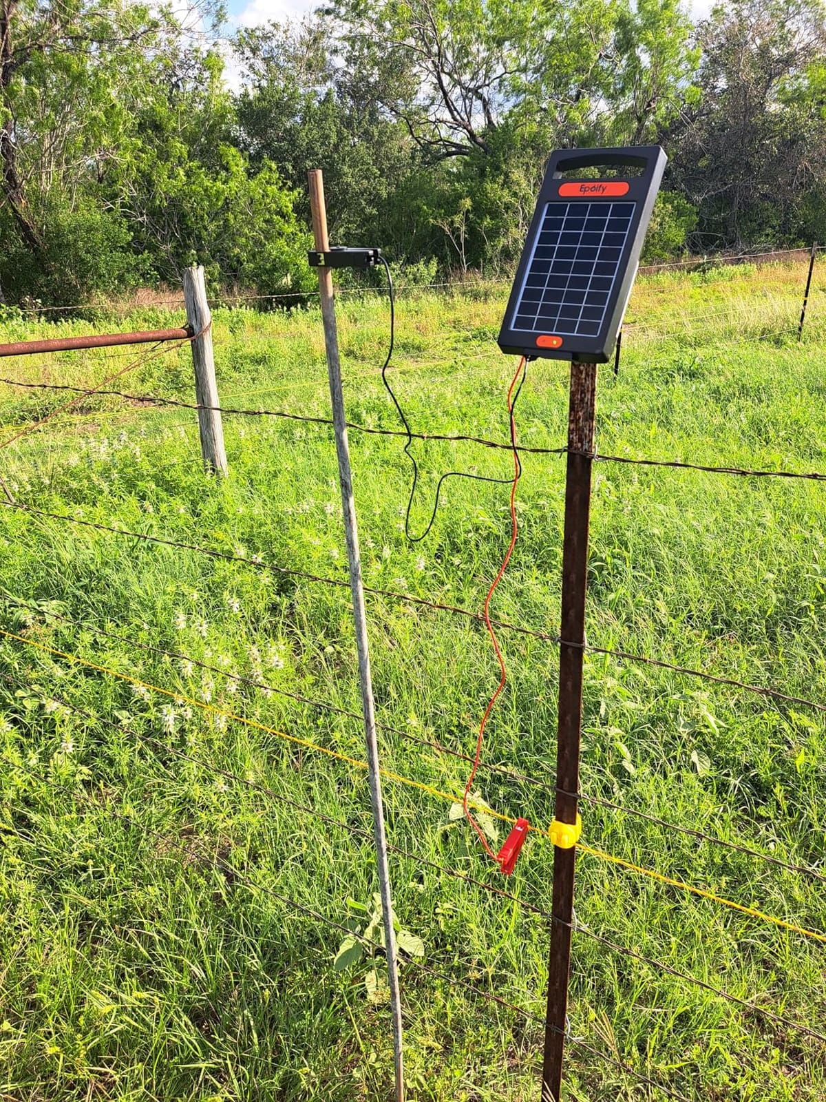 24-Hour Solar Electric Fence Charger, 0.18J, 10-Mile for Livestock customer photo 1