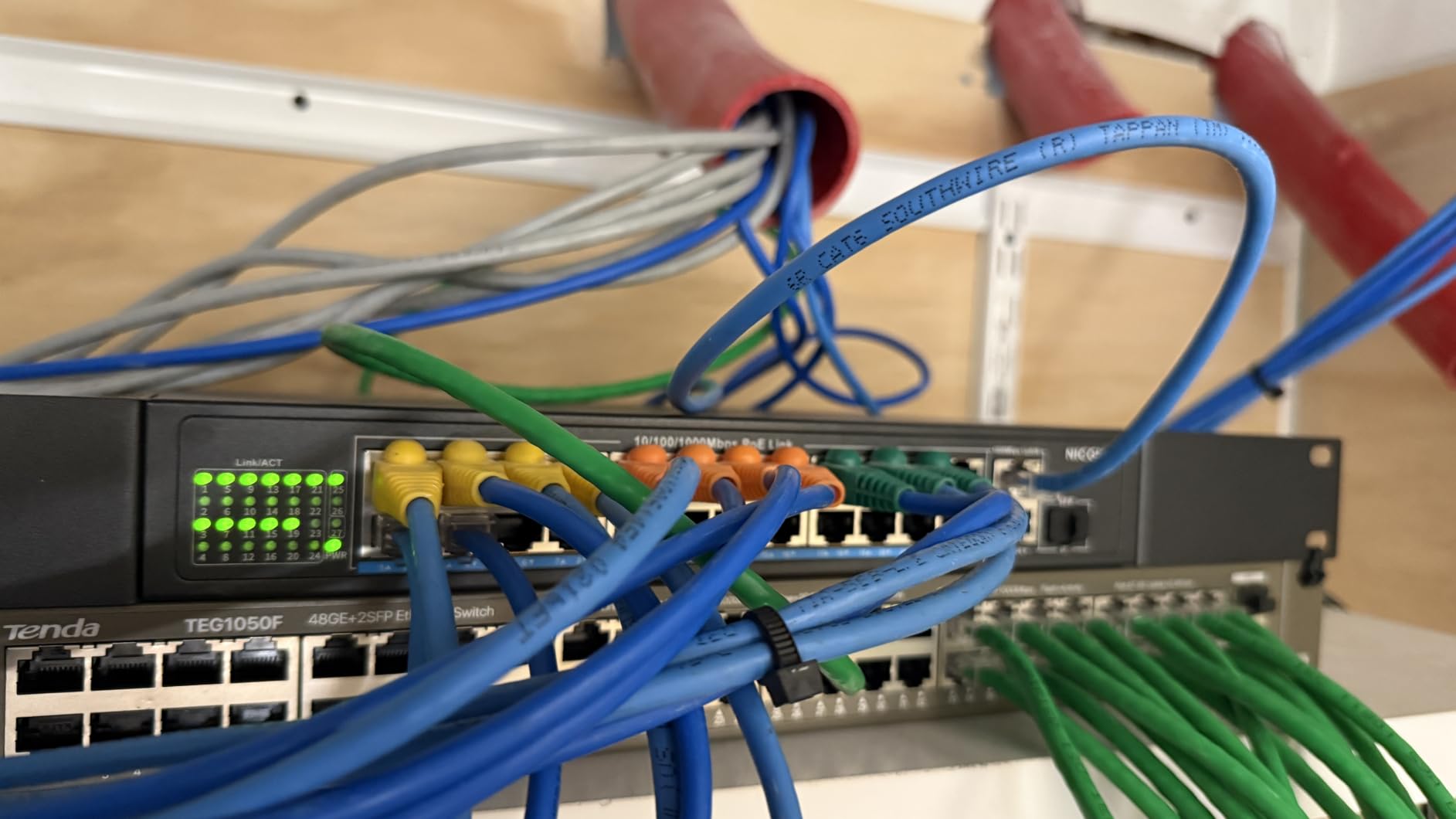 16 Port PoE Switch Unmanaged, 16 Port PoE+@250W, 2 Gigabit Uplink Ports, 1 SFP Port, NICGIGA 19 Port Network Power Over Ethernet Switch, VLAN Mode, AI Watchdog 19 inch RackMount, Plug and Play. customer photo 1
