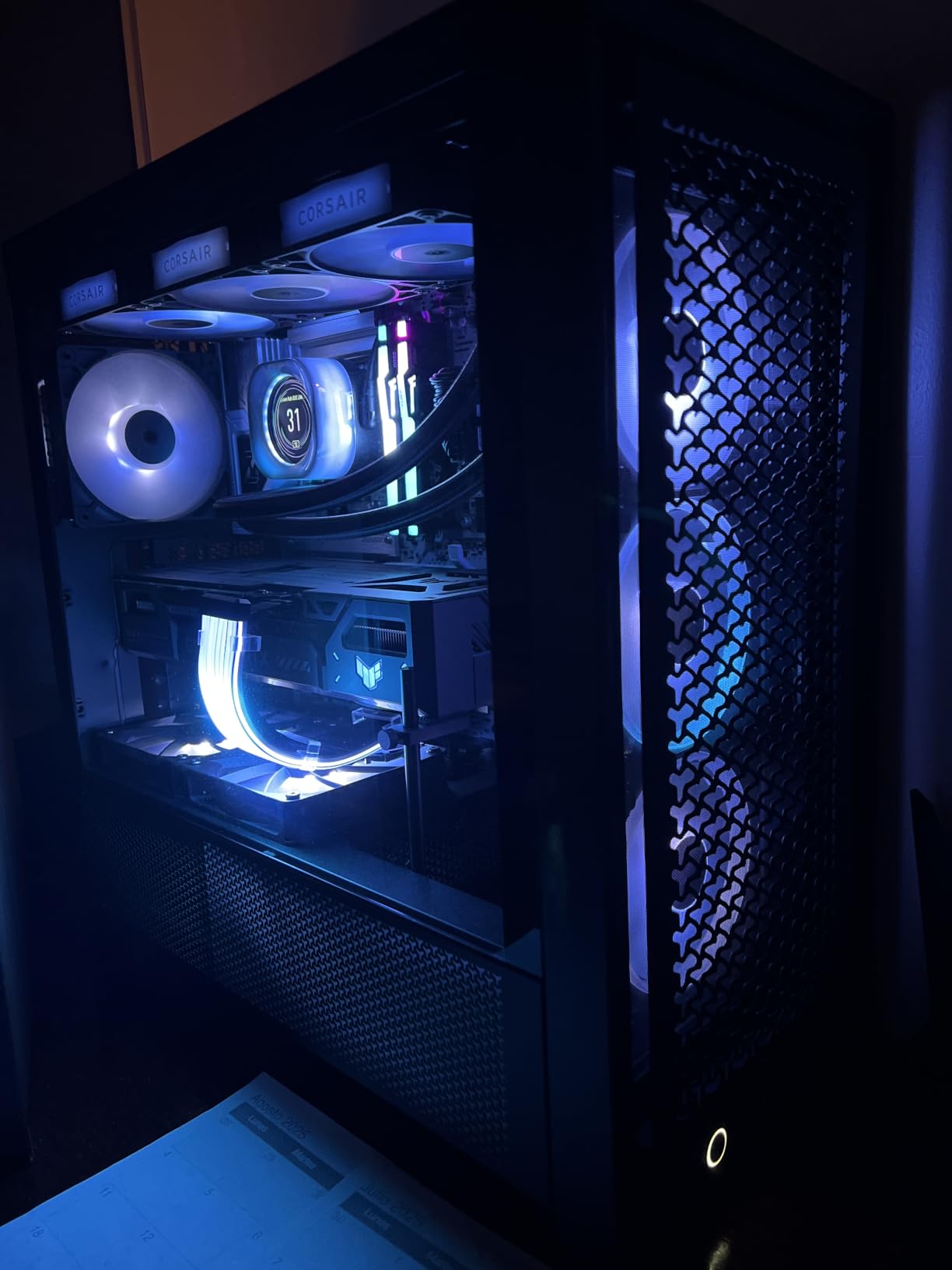 CORSAIR Titan 360 RX LCD Liquid CPU Cooler, 360mm AIO, Low-Noise FlowDrive Cooling Engine, Intel LGA 1851/1700 & AMD AM5/AM4, 3X RX120 RGB Fans, System Hub Included, Black customer photo 1