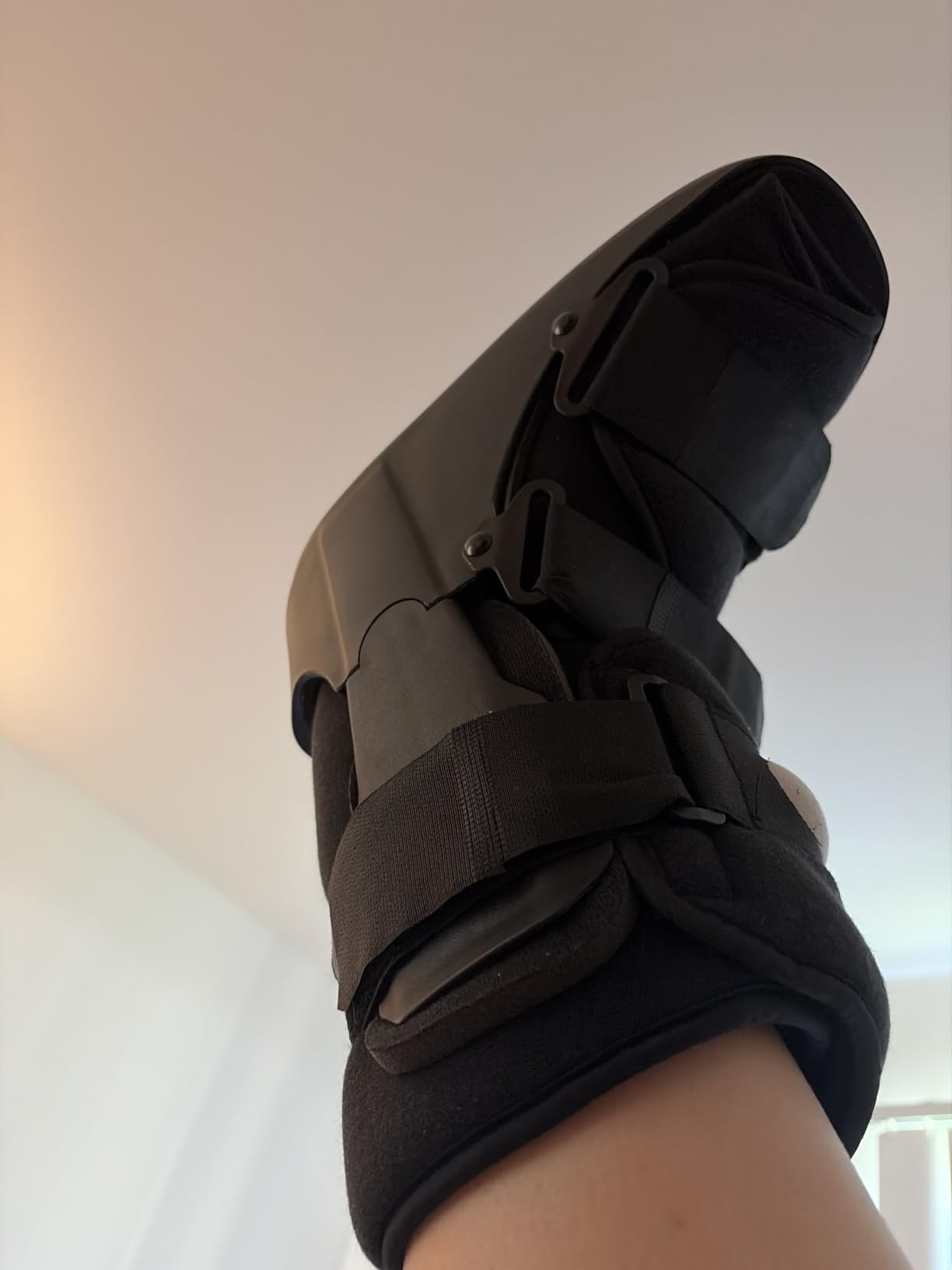 Air Walking Boot for Broken Foot, Injury, Sprained Ankle, M customer photo 1