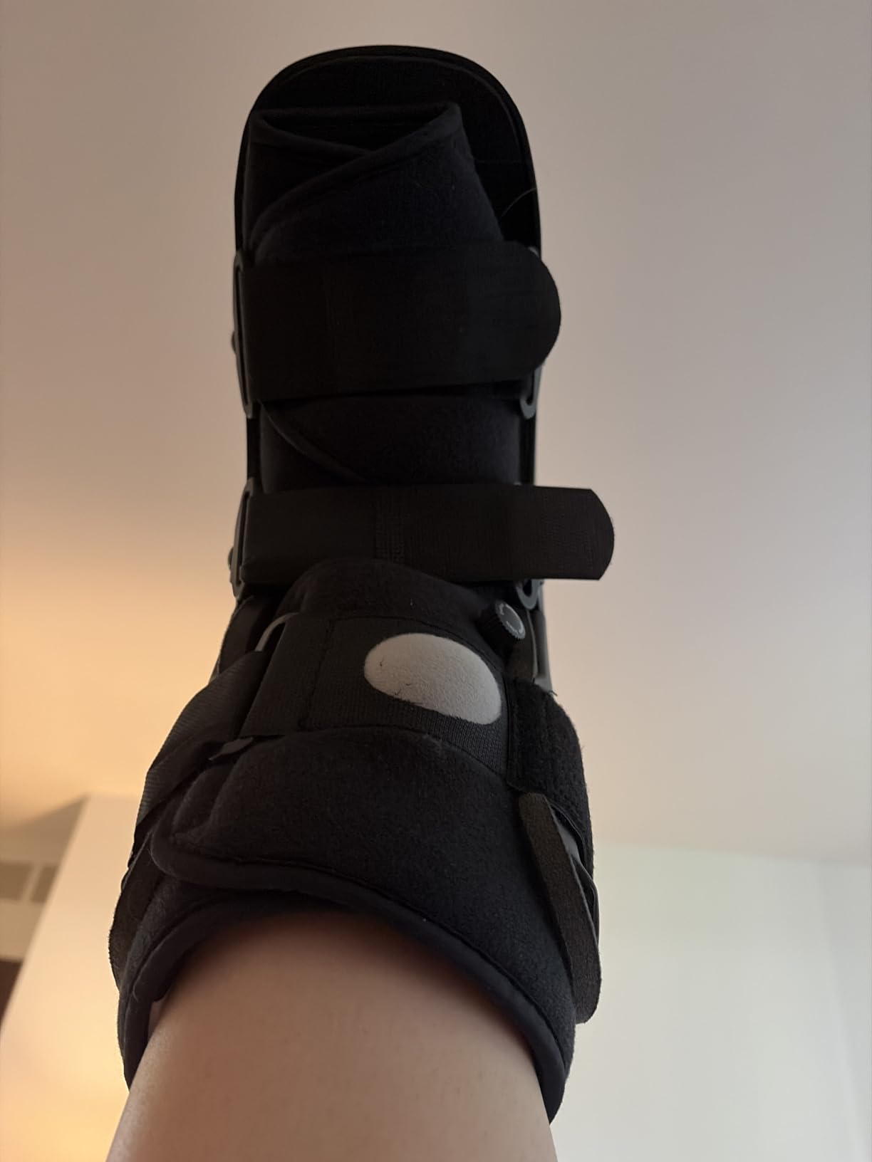 Air Walking Boot for Broken Foot, Injury, Sprained Ankle, M customer photo 2
