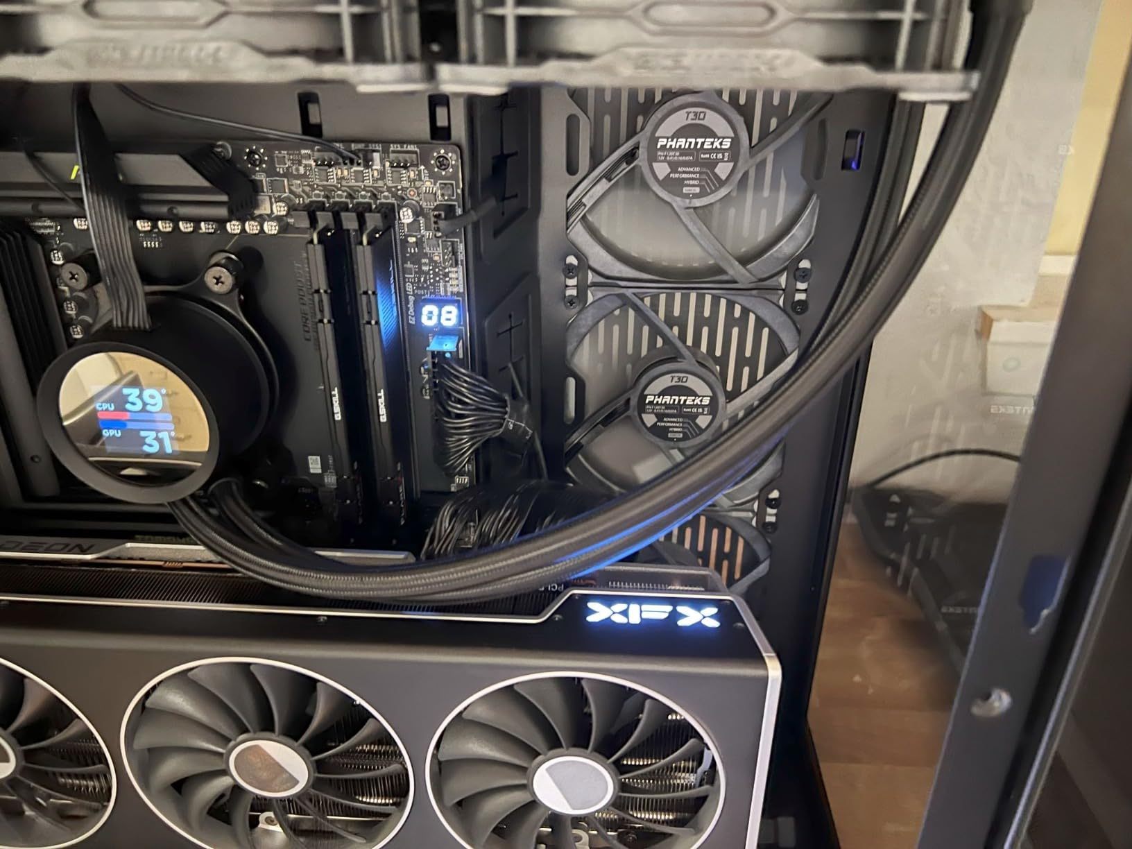 MSI MAG X870 Tomahawk WiFi Gaming Motherboard (AMD Ryzen 9000/8000/7000 Series Processors, AM5, DDR5, PCIe 5.0, M.2 Gen5, SATA 6Gb/s, USB 40Gbps, HDMI/DP, Wi-Fi 7, Bluetooth 5.4, 5Gbps LAN, ATX) customer photo 2
